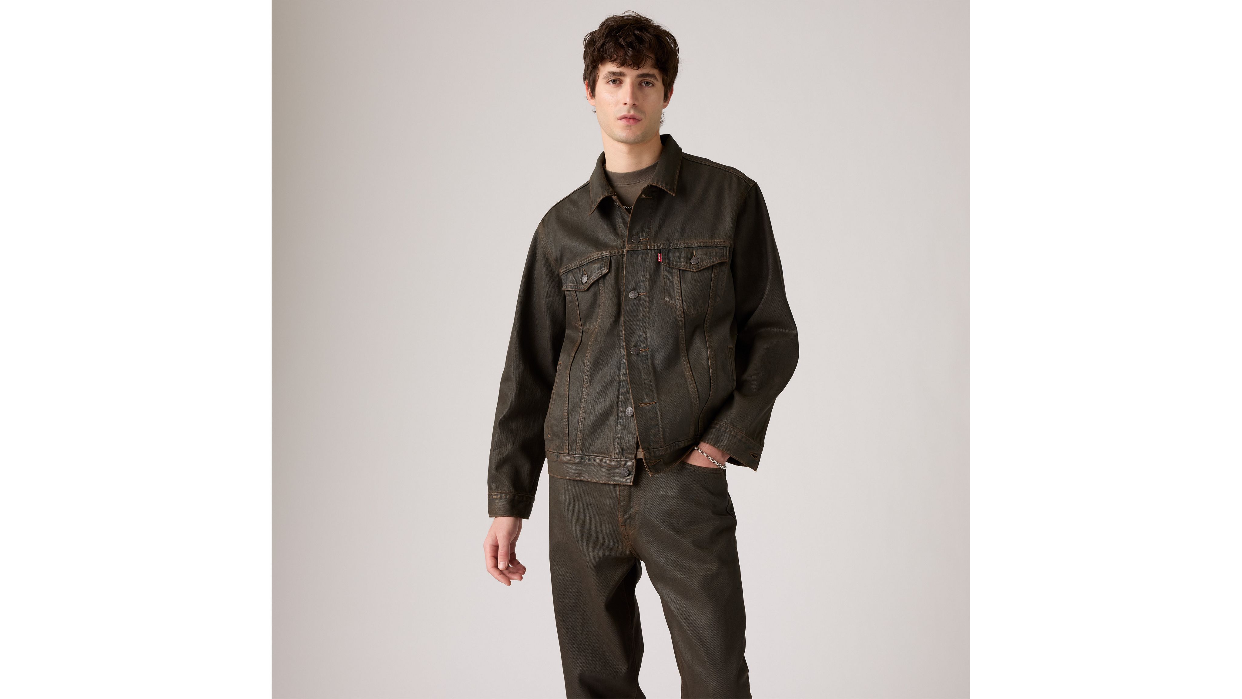 Куртка дальнобойщика свободного кроя Levi's, Brown Wood Coated - Brown
Куртка дальнобойщика свободного кроя Levi's, Brown Wood Coated - Brown