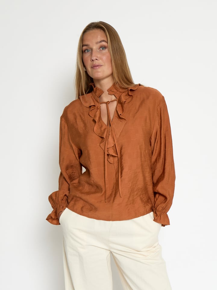 Блузка цвета глазированного имбиря minus
Блузка цвета глазированного имбиря minus