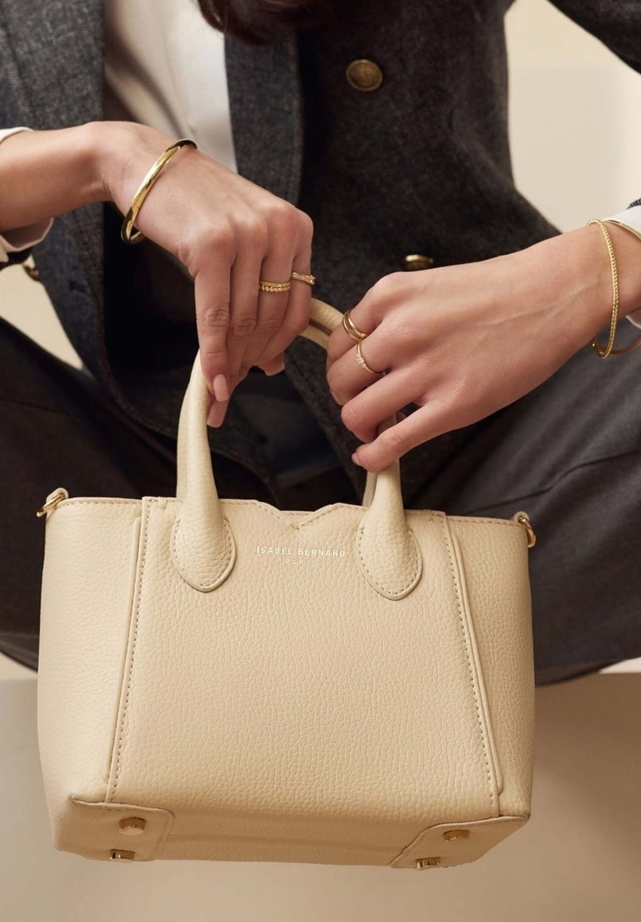 Сумка Isabel Bernard Honore Cloe Mini, Creme/Off-White
Сумка Isabel Bernard Honore Cloe Mini, Creme/Off-White