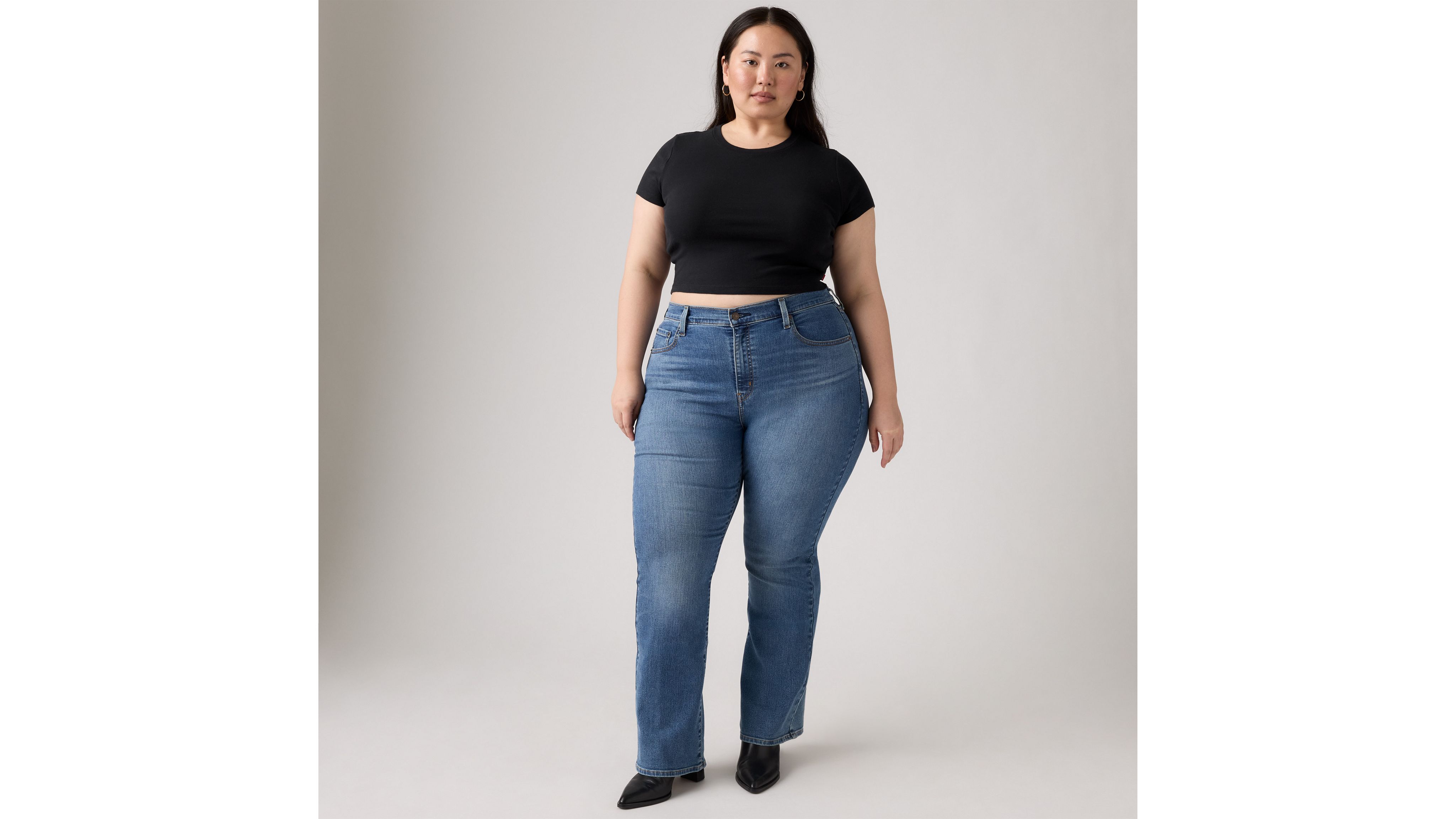 Женские джинсы Bootcut с высокой талией 725 (большие размеры) Levi's, Hint Of Tint - Medium Wash
Женские джинсы Bootcut с высокой талией 725 (большие размеры) Levi's, Hint Of Tint - Medium Wash