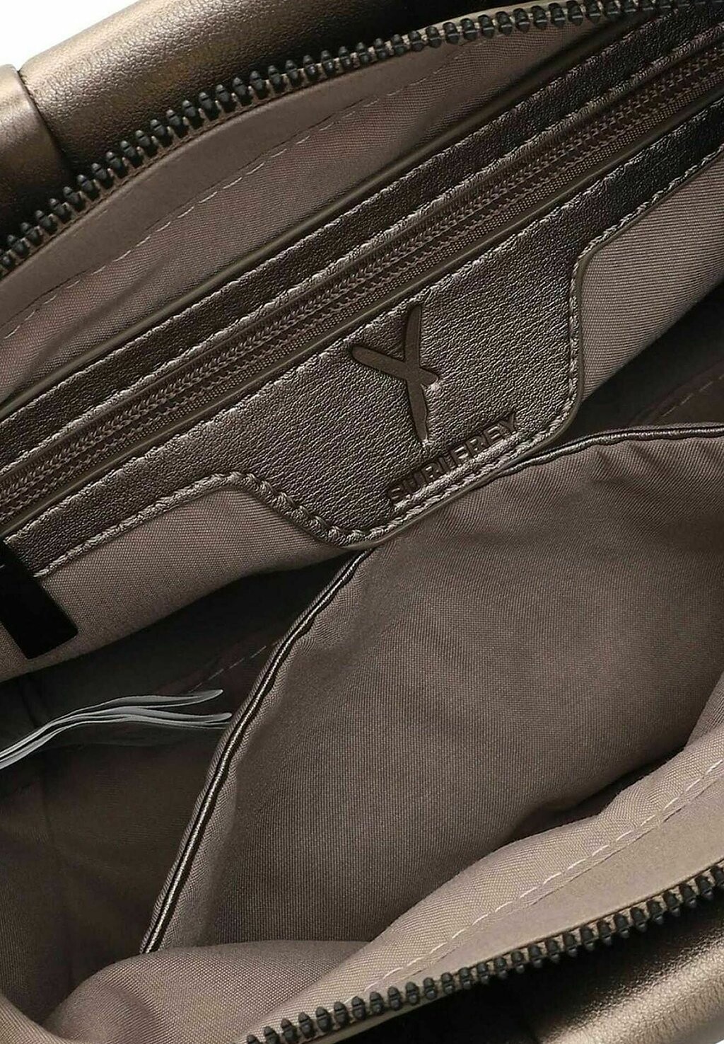 Сумочка AMY SURI FREY, серебристый
Сумочка AMY SURI FREY, серебристый