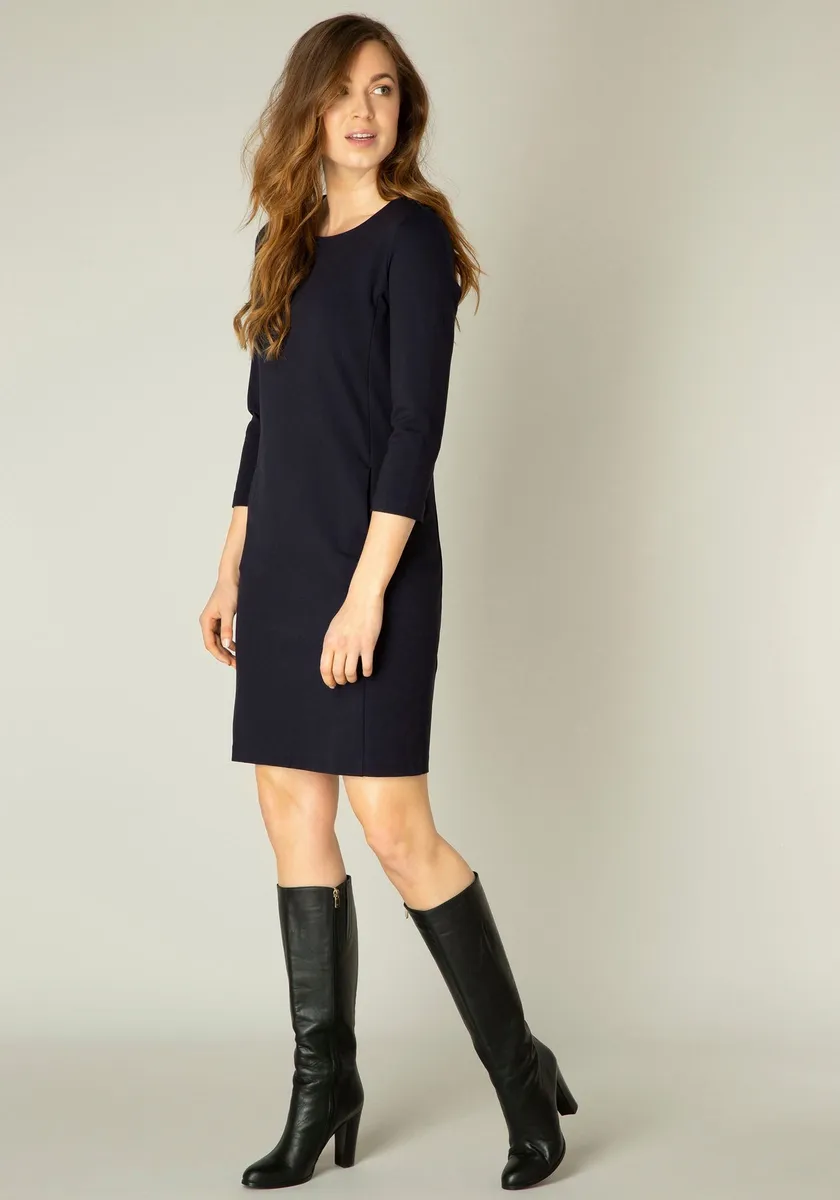 Платье-футляр Base Level "Ylona", облегающее фигуру благодаря формирующим разделительным швам, синий
Платье-футляр Base Level "Ylona", облегающее фигуру благодаря формирующим разделительным швам, синий