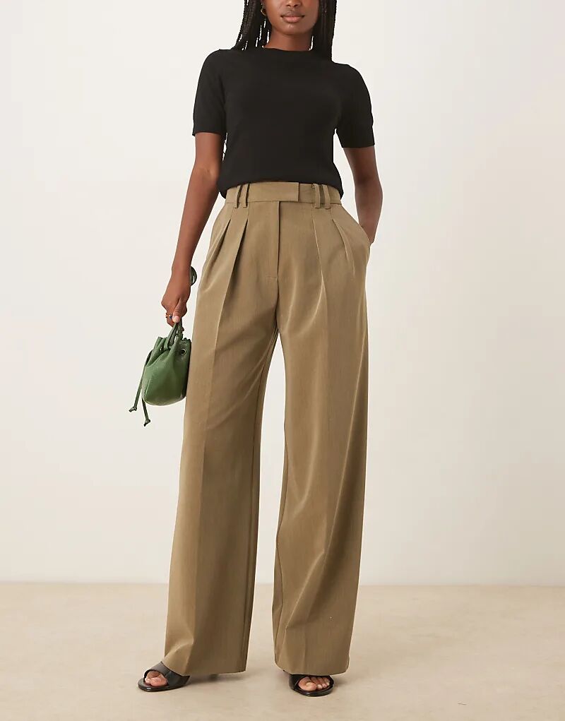 Свободные брюки ASOS DESIGN с защипами оливкового цвета
Свободные брюки ASOS DESIGN с защипами оливкового цвета