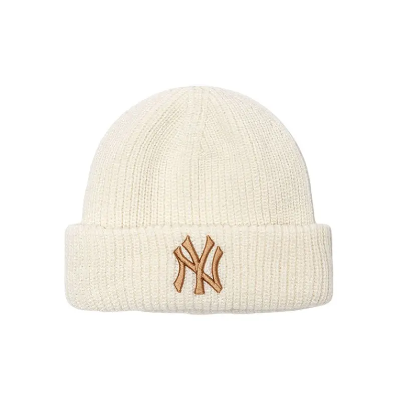 Женская шапка MLB
Женская шапка MLB