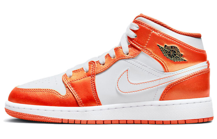 Jordan 1 Mid Metallic Orange (GS)
Jordan 1 Mid Metallic Orange (GS)