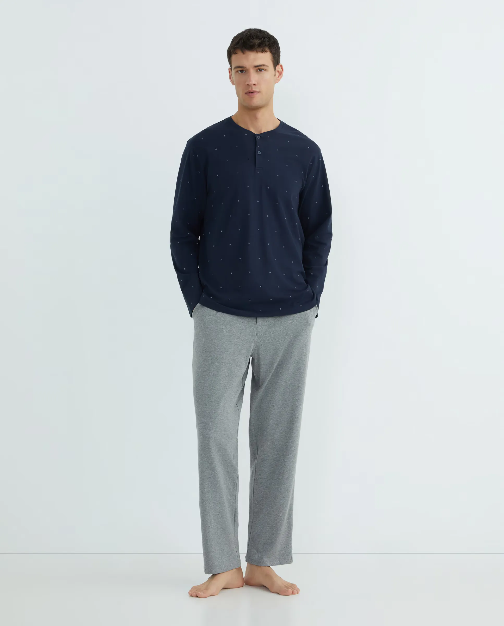 Длинная пижама для мужчин из трикотажа Dustin, темно-синий
Длинная пижама для мужчин из трикотажа Dustin, темно-синий