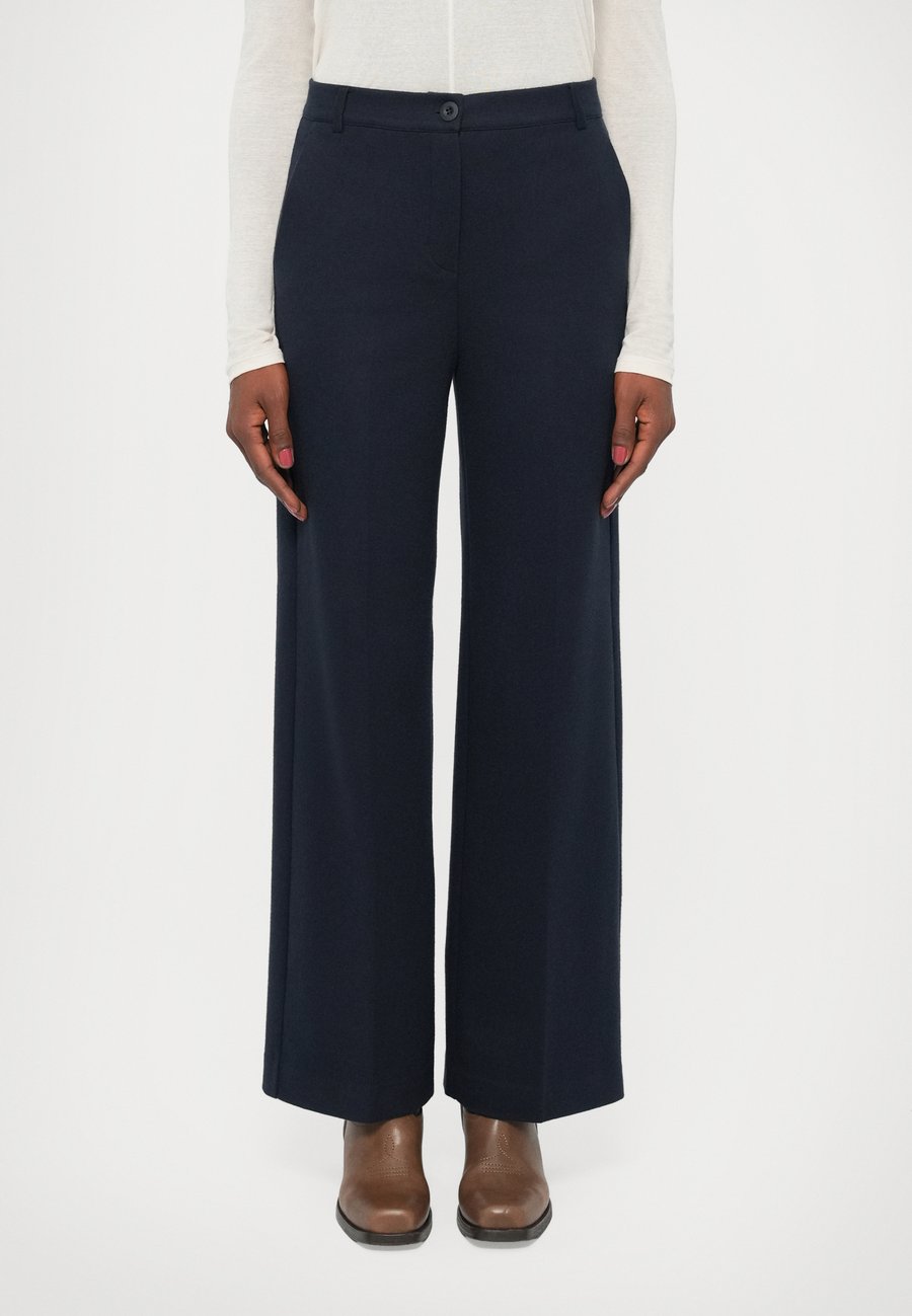 Брюки Weekend Max Mara ZELOTA, Blu/Blue
Брюки Weekend Max Mara ZELOTA, Blu/Blue