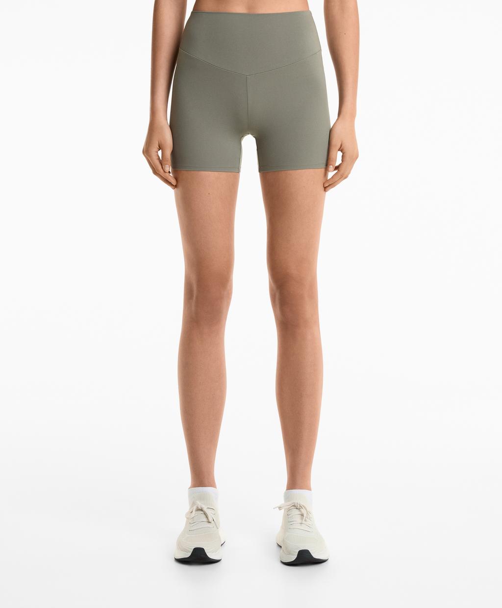 Шорты Comfortlux с высокой посадкой 10 см Oysho, средний хаки
Шорты Comfortlux с высокой посадкой 10 см Oysho, средний хаки