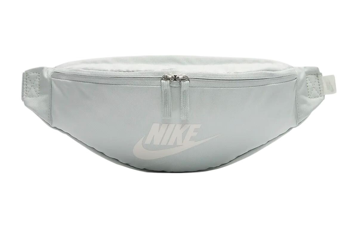 Поясная сумка унисекс Nike Heritage, Светло-серебряное заклинание фантомно-серый белый
Поясная сумка унисекс Nike Heritage, Светло-серебряное заклинание фантомно-серый белый