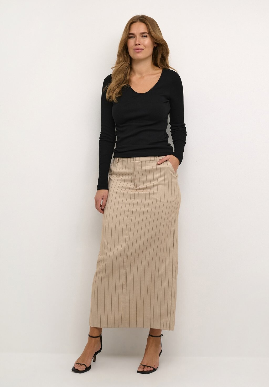 Топ с длинными рукавами Kaffe, пестрый черный 
Топ с длинными рукавами Kaffe, пестрый черный