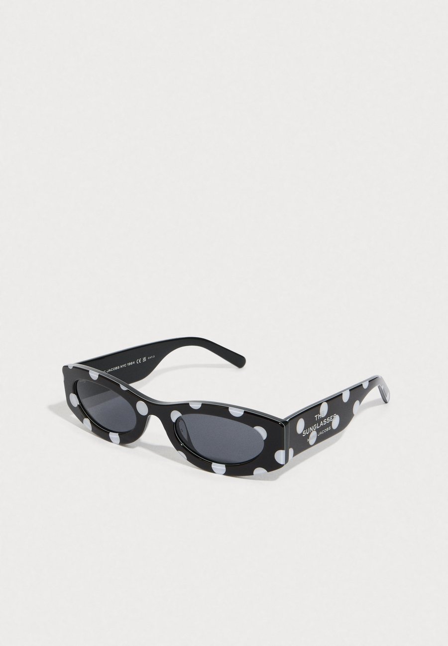 Солнцезащитные очки MARC JACOBS Sunglasses, Black/White/Black
Солнцезащитные очки MARC JACOBS Sunglasses, Black/White/Black