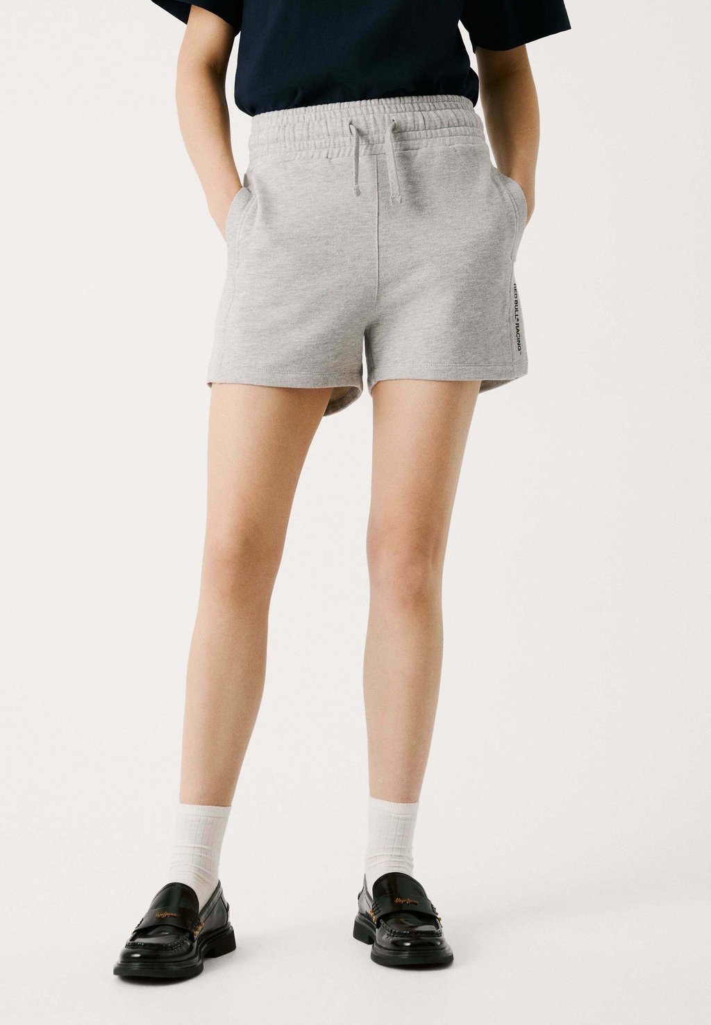 Шорты Red Bull Racing x Pepe Jeans, серый
Шорты Red Bull Racing x Pepe Jeans, серый