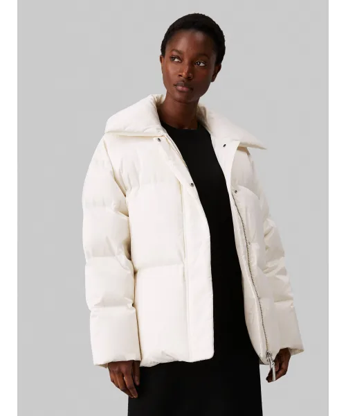 Пуховик Oversize fit Calvin Klein, белый 
Пуховик Oversize fit Calvin Klein, белый