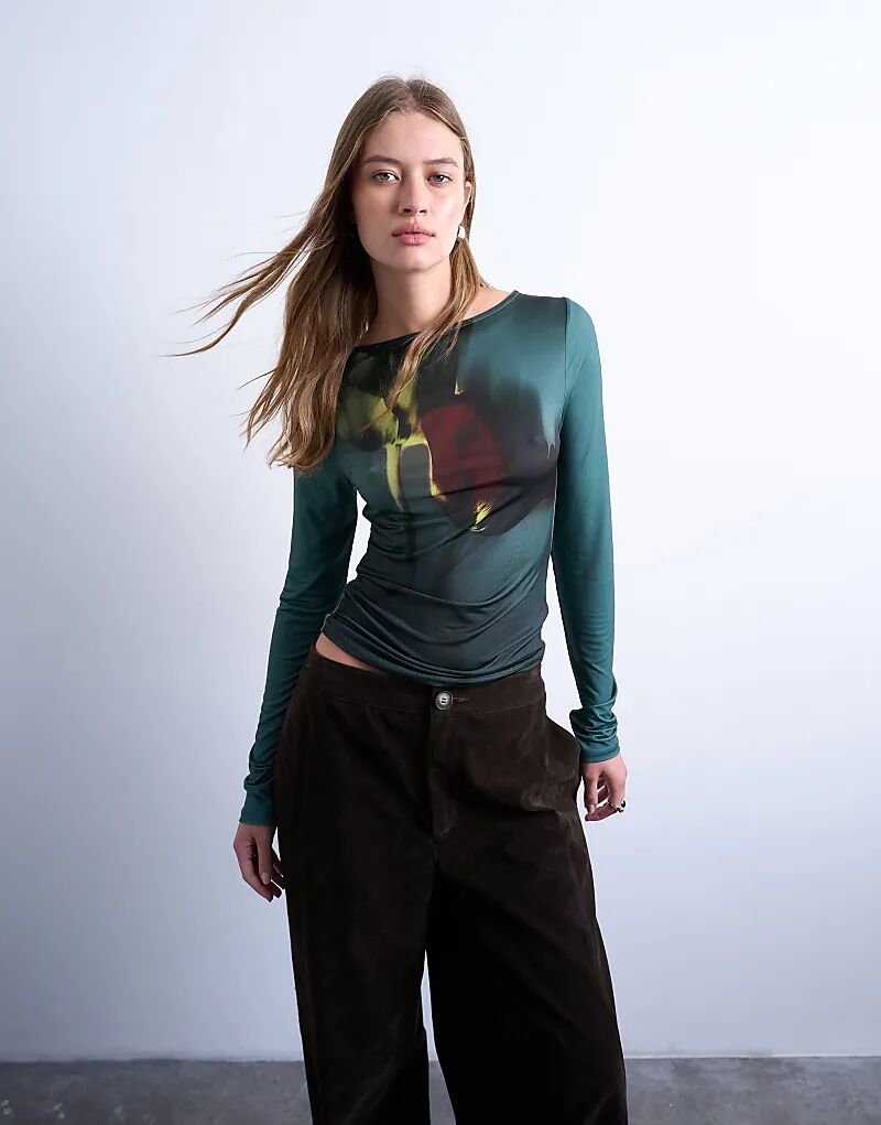 Топ Topshop из микрофибры с высоким воротом и принтом тюльпанов зеленого цвета
Топ Topshop из микрофибры с высоким воротом и принтом тюльпанов зеленого цвета