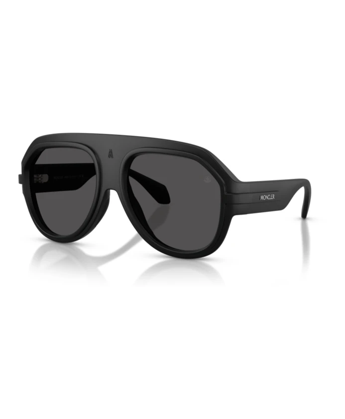 Матовые черно-серые солнцезащитные очки Moncler, черный
Матовые черно-серые солнцезащитные очки Moncler, черный