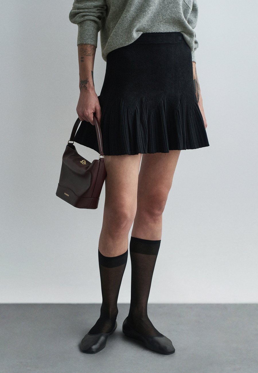 Юбка sandro MINI JUPE COQUE, Noir/Black
Юбка sandro MINI JUPE COQUE, Noir/Black
