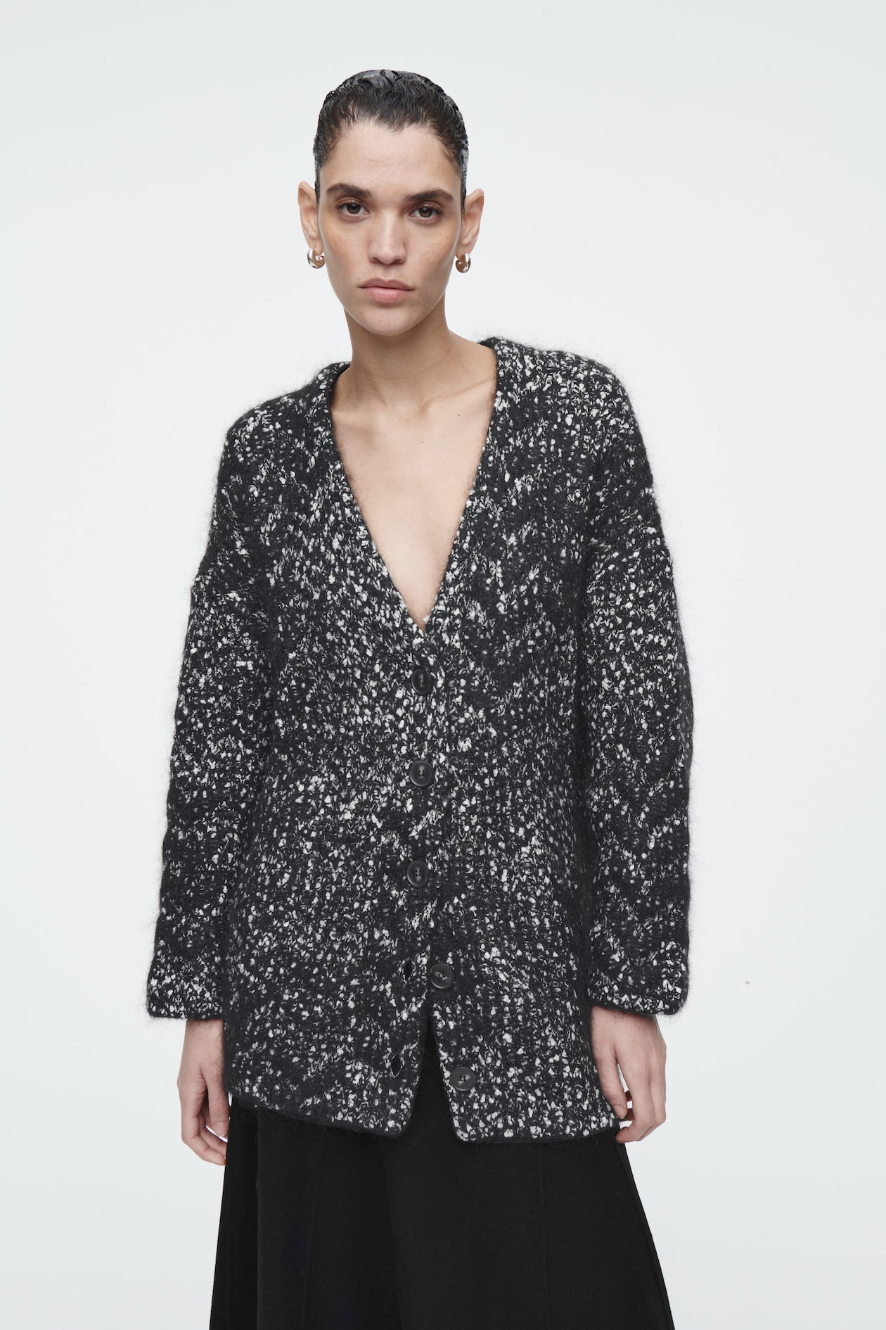 Кардиган из смеси с мохером в елочку COS, цвет Czarny/Jodełka
Кардиган из смеси с мохером в елочку COS, цвет Czarny/Jodełka