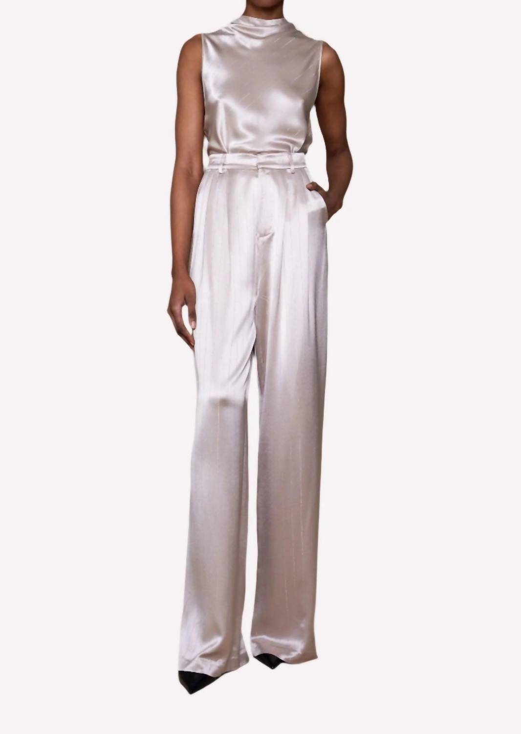 Лора Топ в шампанском NONCHALANTLABEL, цвет champagne
Лора Топ в шампанском NONCHALANTLABEL, цвет champagne