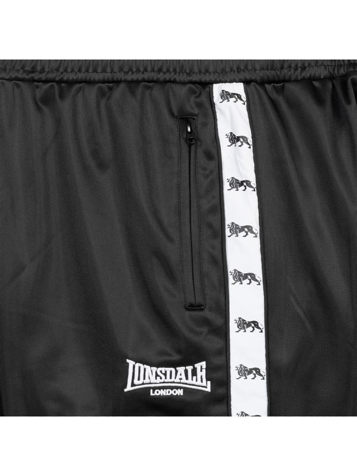 Lonsdale Спортивный костюм "Wyberton" черного цвета
Lonsdale Спортивный костюм "Wyberton" черного цвета