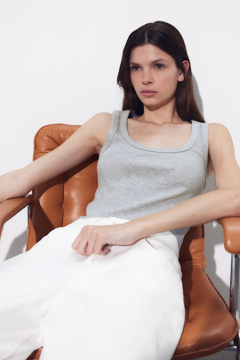 Короткая майка H&M, серый
Короткая майка H&M, серый