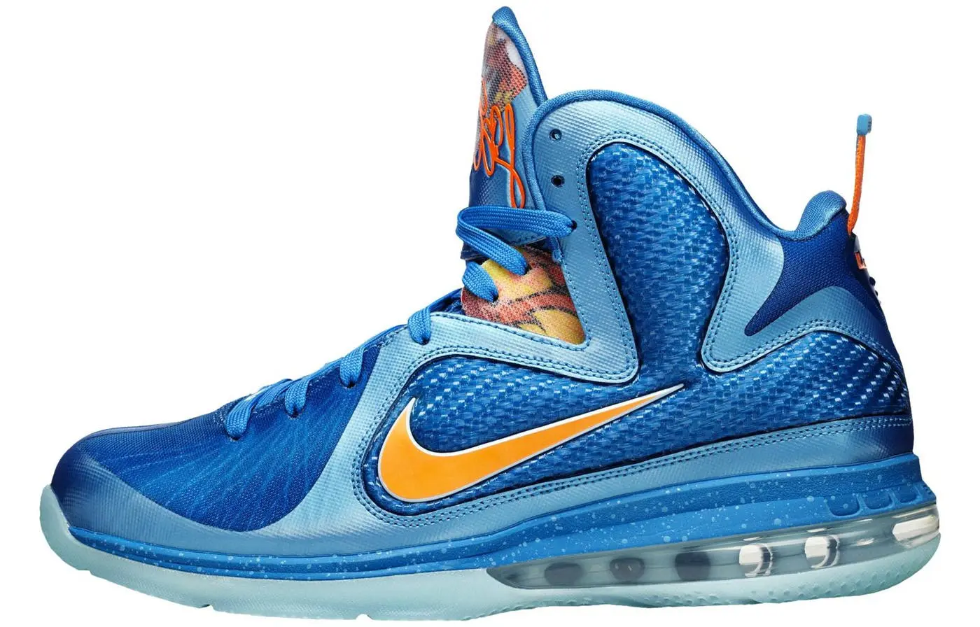 Мужские баскетбольные кроссовки Nike Lebron 9
Мужские баскетбольные кроссовки Nike Lebron 9