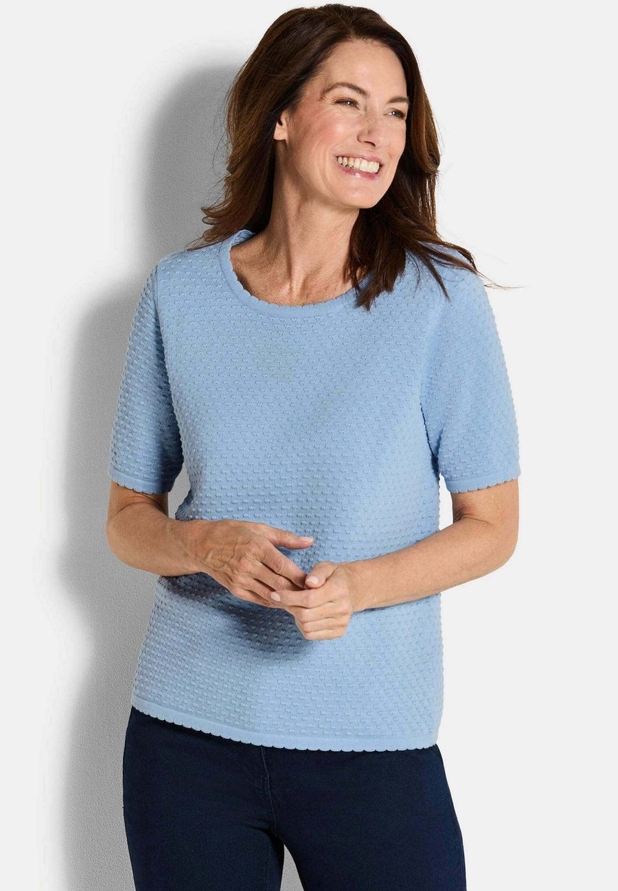 Футболка GOLDNER MIT PÜNKTCHENMUSTER, Light Blue, Синий, Футболка GOLDNER MIT PÜNKTCHENMUSTER, Light Blue
Футболка GOLDNER MIT PÜNKTCHENMUSTER, Light Blue, Синий, Футболка GOLDNER MIT PÜNKTCHENMUSTER, Light Blue