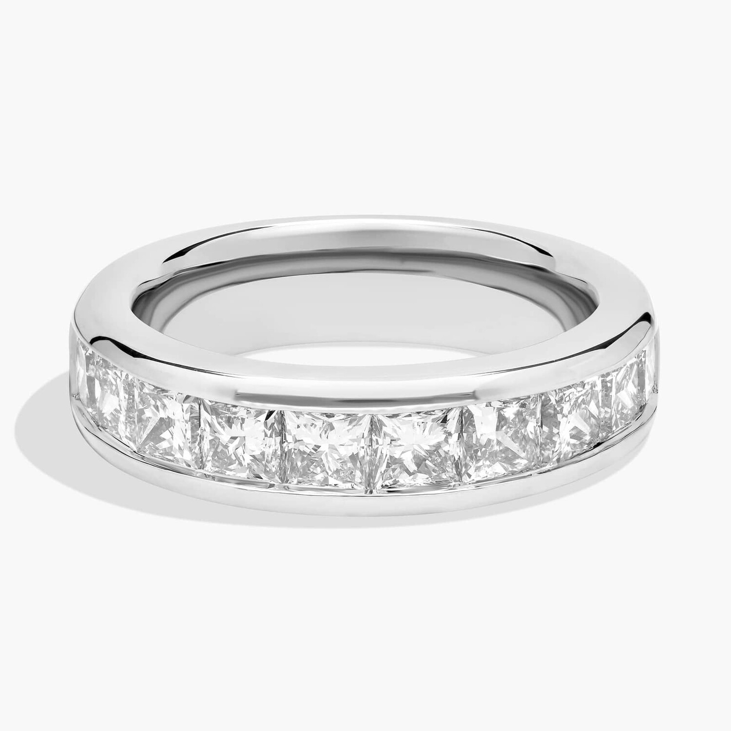 Кольцо с выращенным в лаборатории бриллиантом огранки «Принцесса» в канальной оправе из 14-каратного белого золота (2 карата, двойной цвет — FG / VS2-SI1) Blue Nile
Кольцо с выращенным в лаборатории бриллиантом огранки «Принцесса» в канальной оправе из 14-каратного белого золота (2 карата, двойной цвет — FG / VS2-SI1) Blue Nile