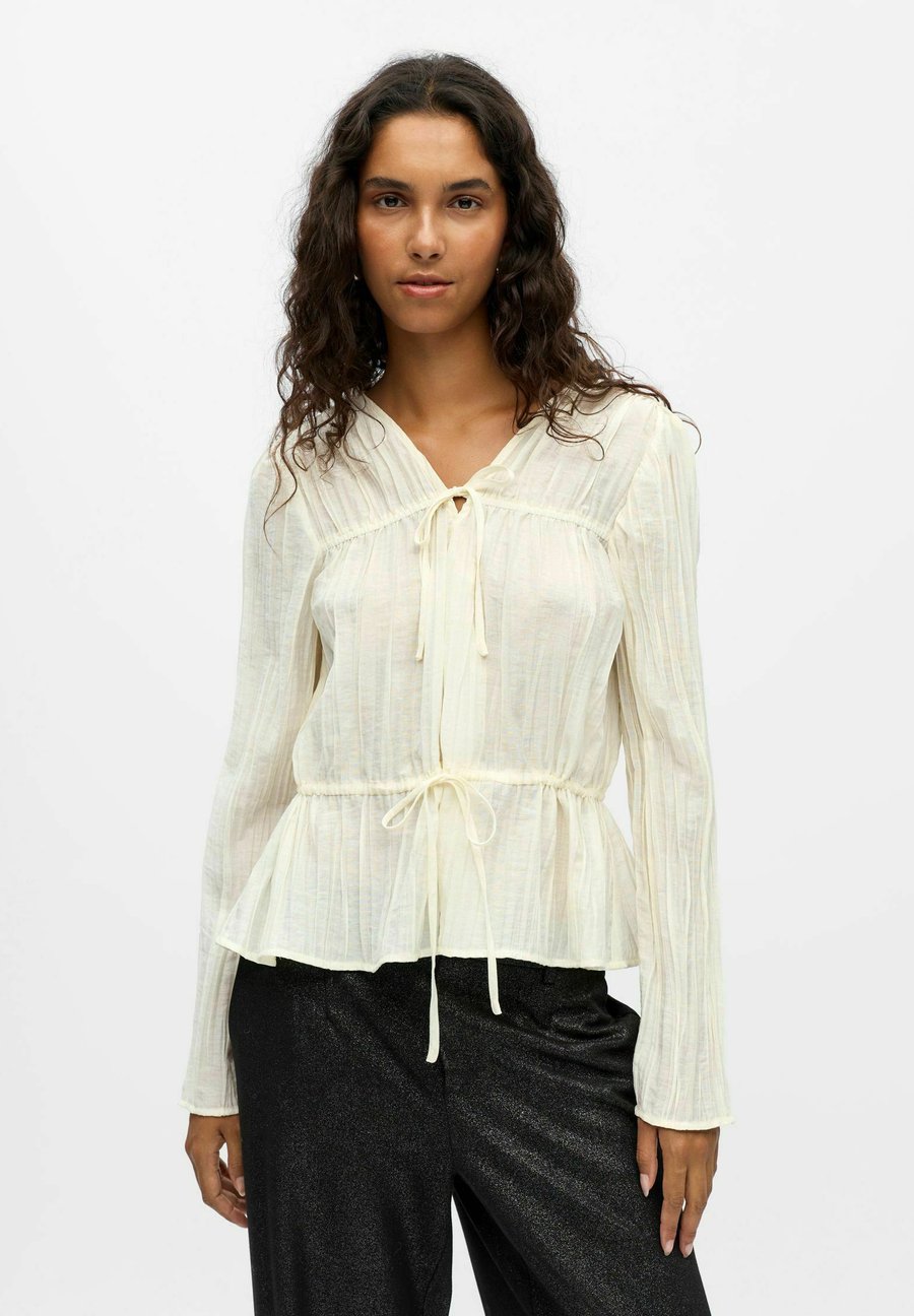 Блуза Object Blouse, Sandshell/Off-White
Блуза Object Blouse, Sandshell/Off-White