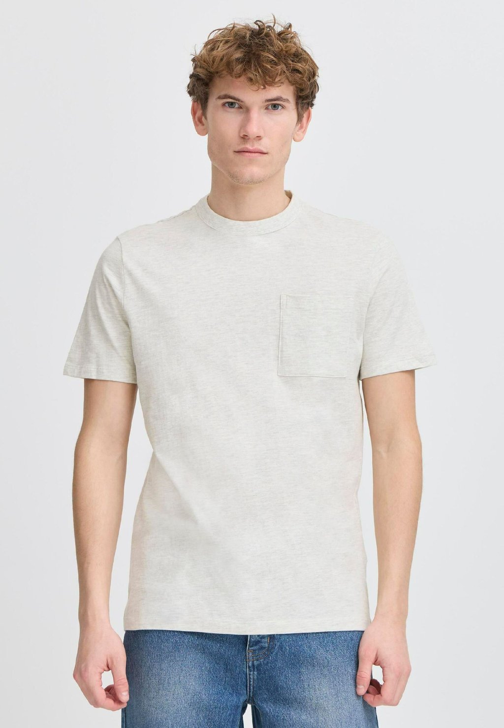 Базовая футболка Casual Friday, цвет Egret Melange
Базовая футболка Casual Friday, цвет Egret Melange