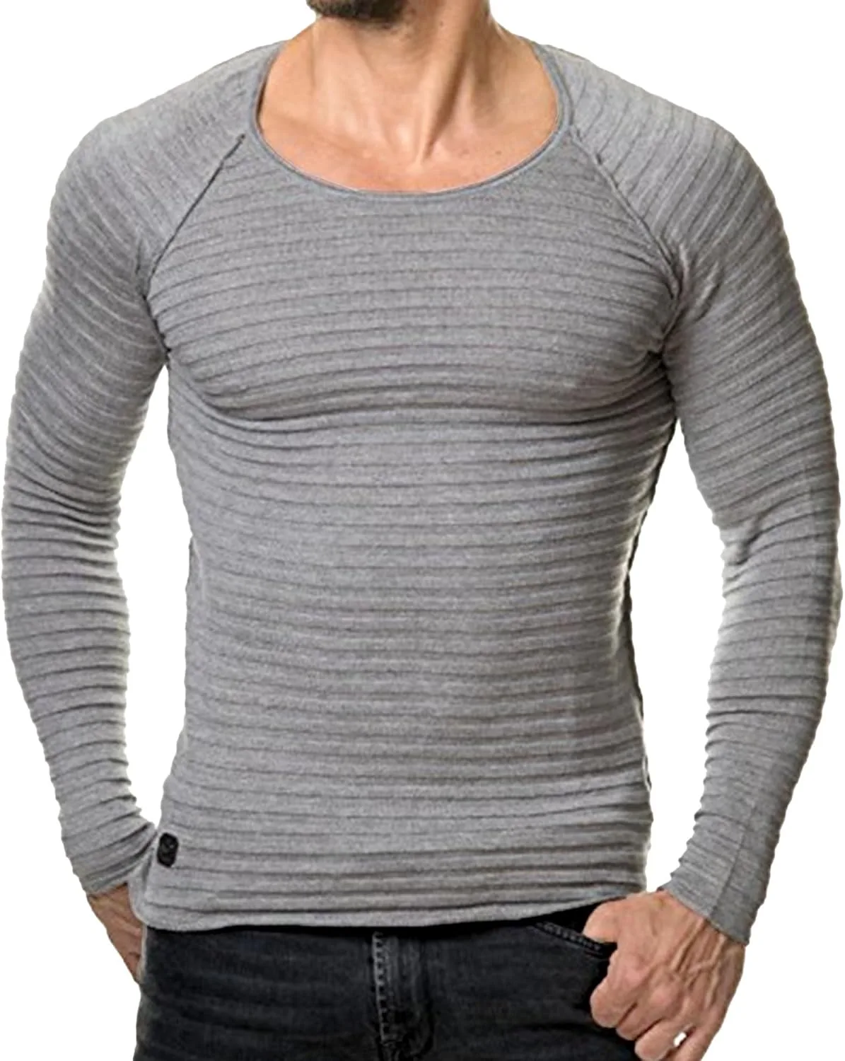 Мужской свитер с регланными рукавами
Мужской свитер с регланными рукавами