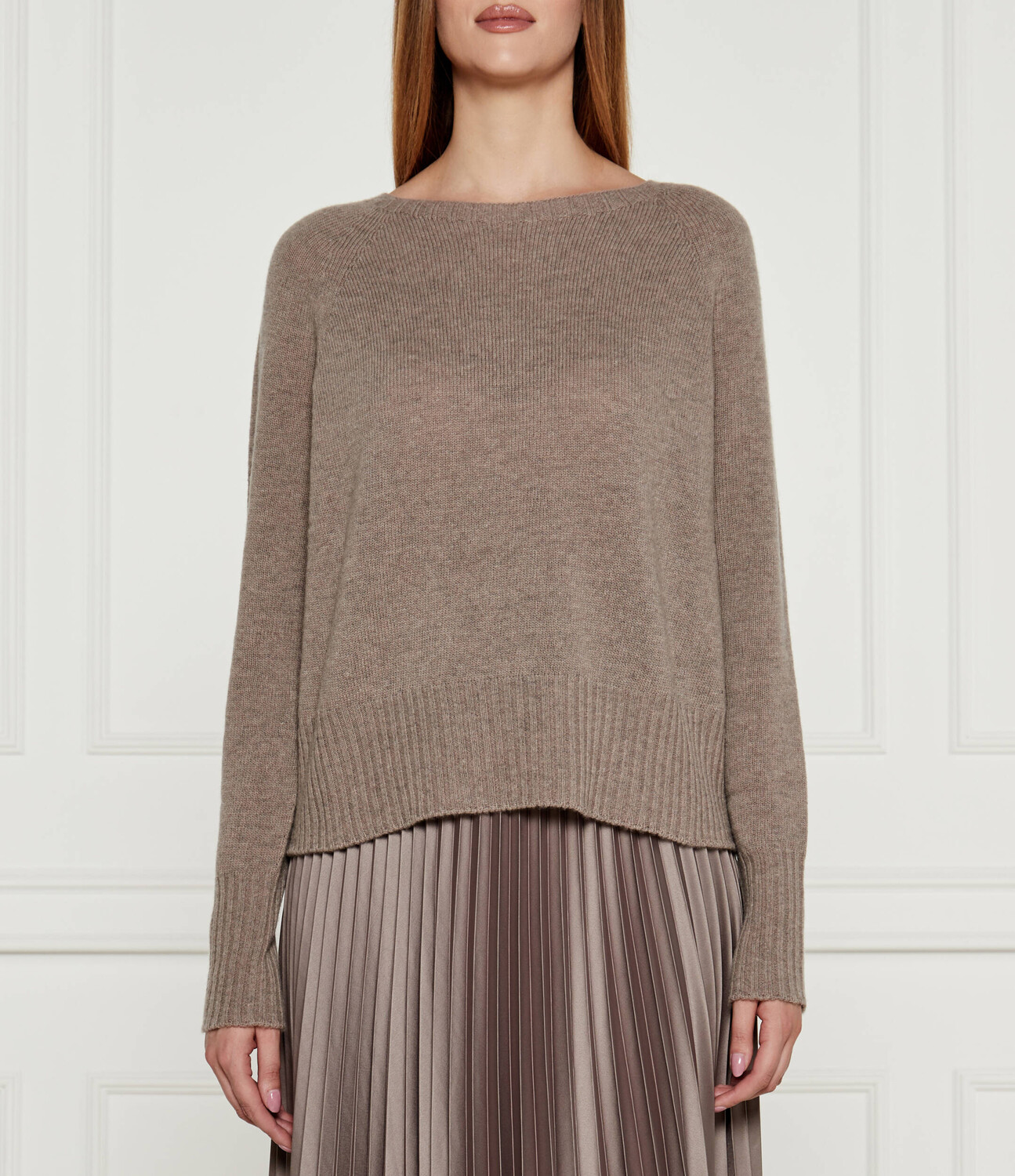 Свитер из шерсти Marella SPORT Regular Fit, бежевый 
Свитер из шерсти Marella SPORT Regular Fit, бежевый