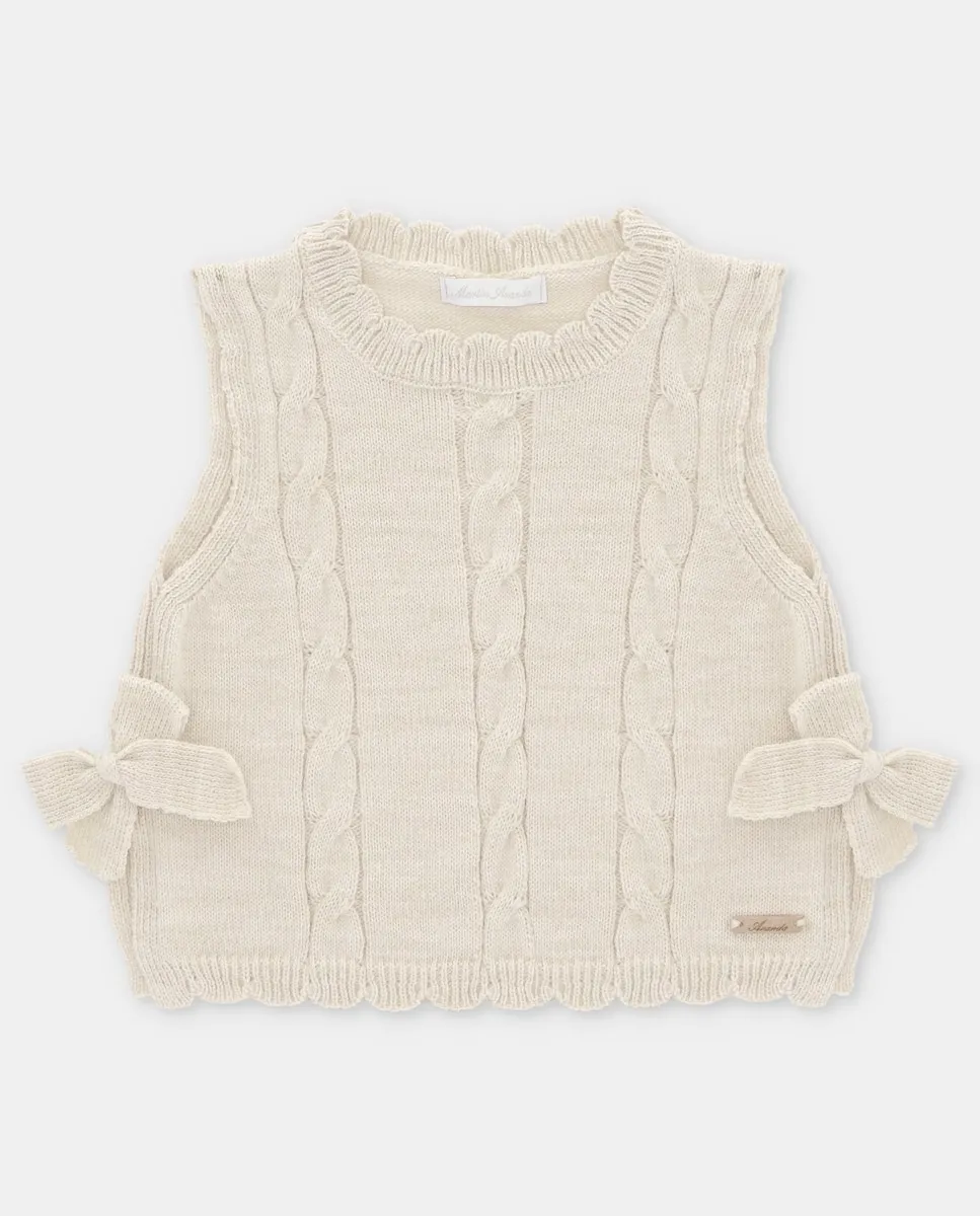 Детский трикотажный жилет для девочки с косами песочного цвета Martín Aranda
Детский трикотажный жилет для девочки с косами песочного цвета Martín Aranda