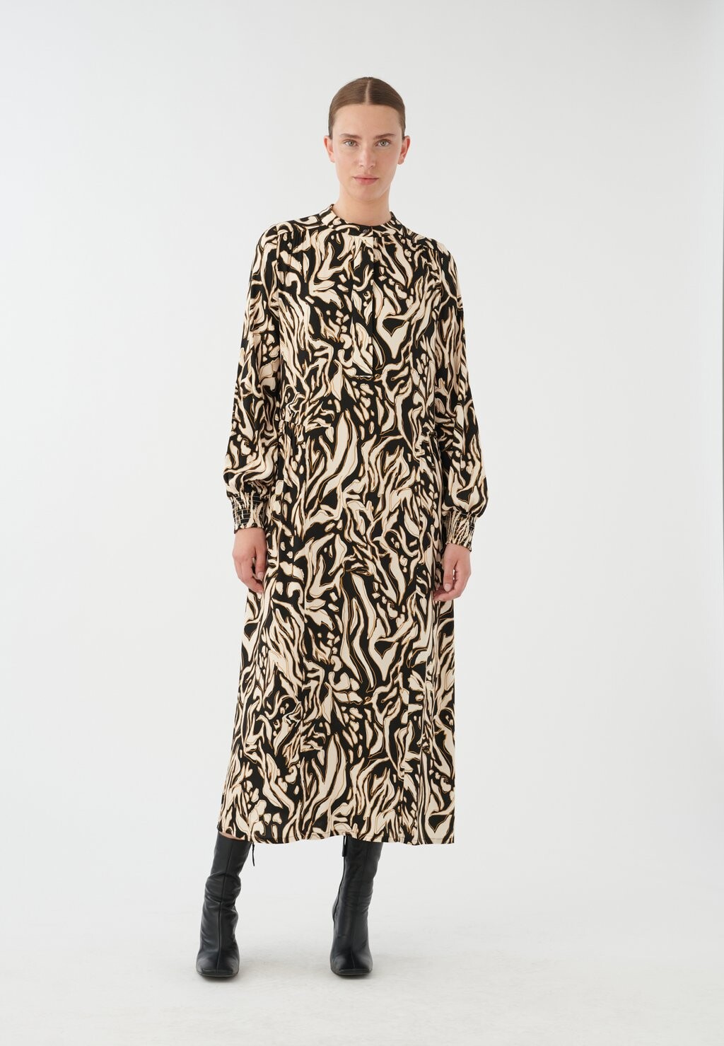 Платье макси MARLA Dea Kudibal, черный 
Платье макси MARLA Dea Kudibal, черный