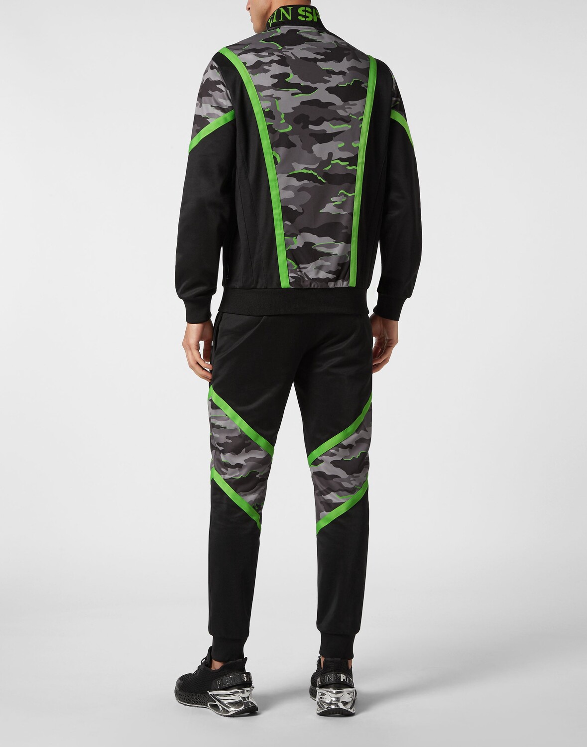 Спортивный костюм для бега: топ/брюки Neon Amazon Edition (камуфляж) Plein Sport, цвет Black+Green Fluo
Спортивный костюм для бега: топ/брюки Neon Amazon Edition (камуфляж) Plein Sport, цвет Black+Green Fluo