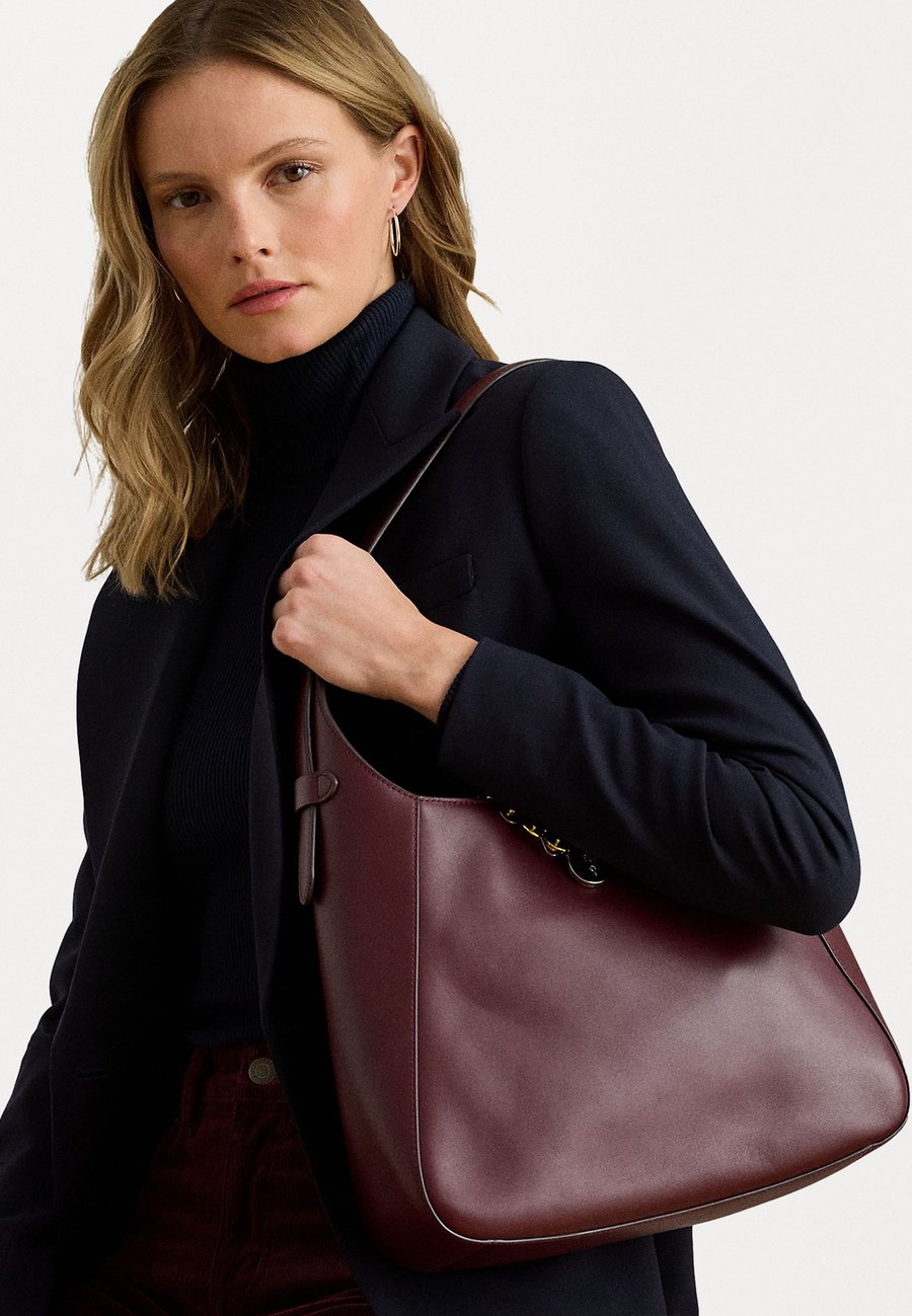 Сумка Lauren Ralph Lauren LEATHER LARGE TANNER SHOULDER BAG, Dark Garnet/Bordeaux
Сумка Lauren Ralph Lauren LEATHER LARGE TANNER SHOULDER BAG, Dark Garnet/Bordeaux