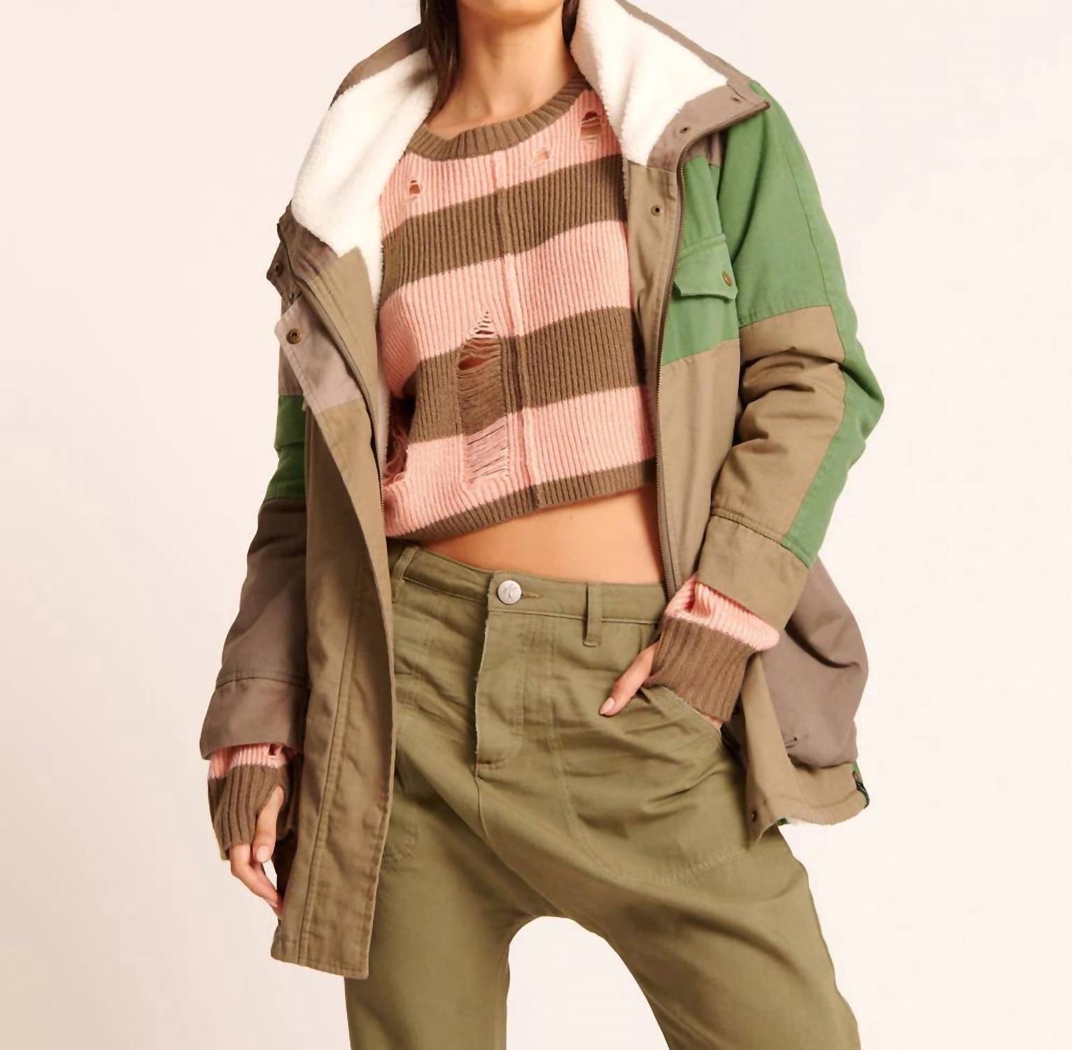 Куртка Defender цвета хаки One Teaspoon 
Куртка Defender цвета хаки One Teaspoon