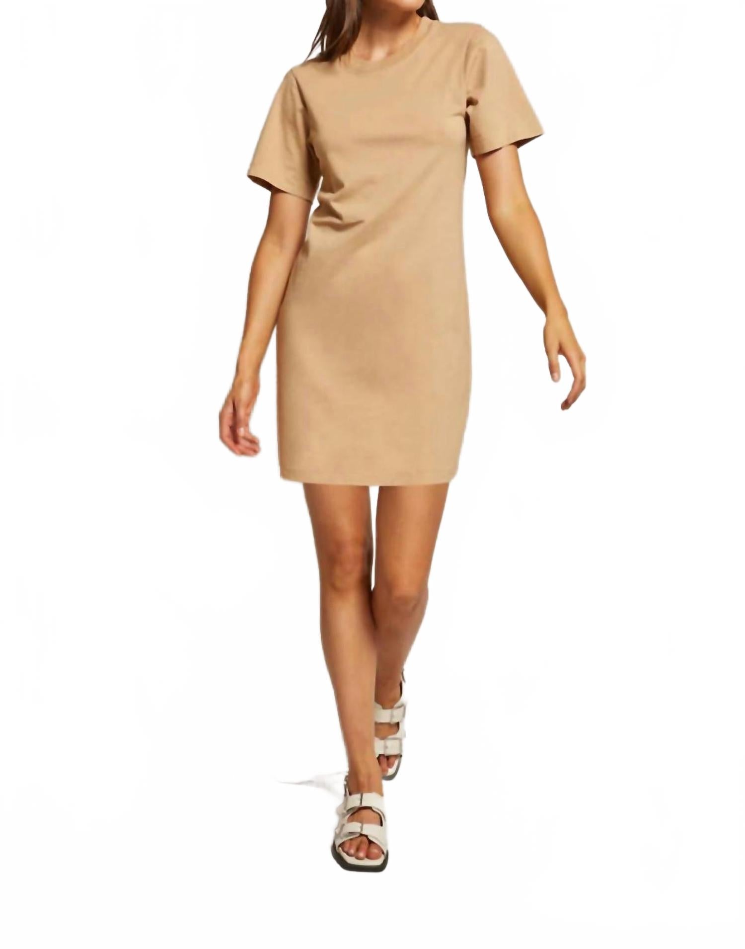 Платье Tiegan в цвете Dune Perfectwhitetee, Dune
Платье Tiegan в цвете Dune Perfectwhitetee, Dune