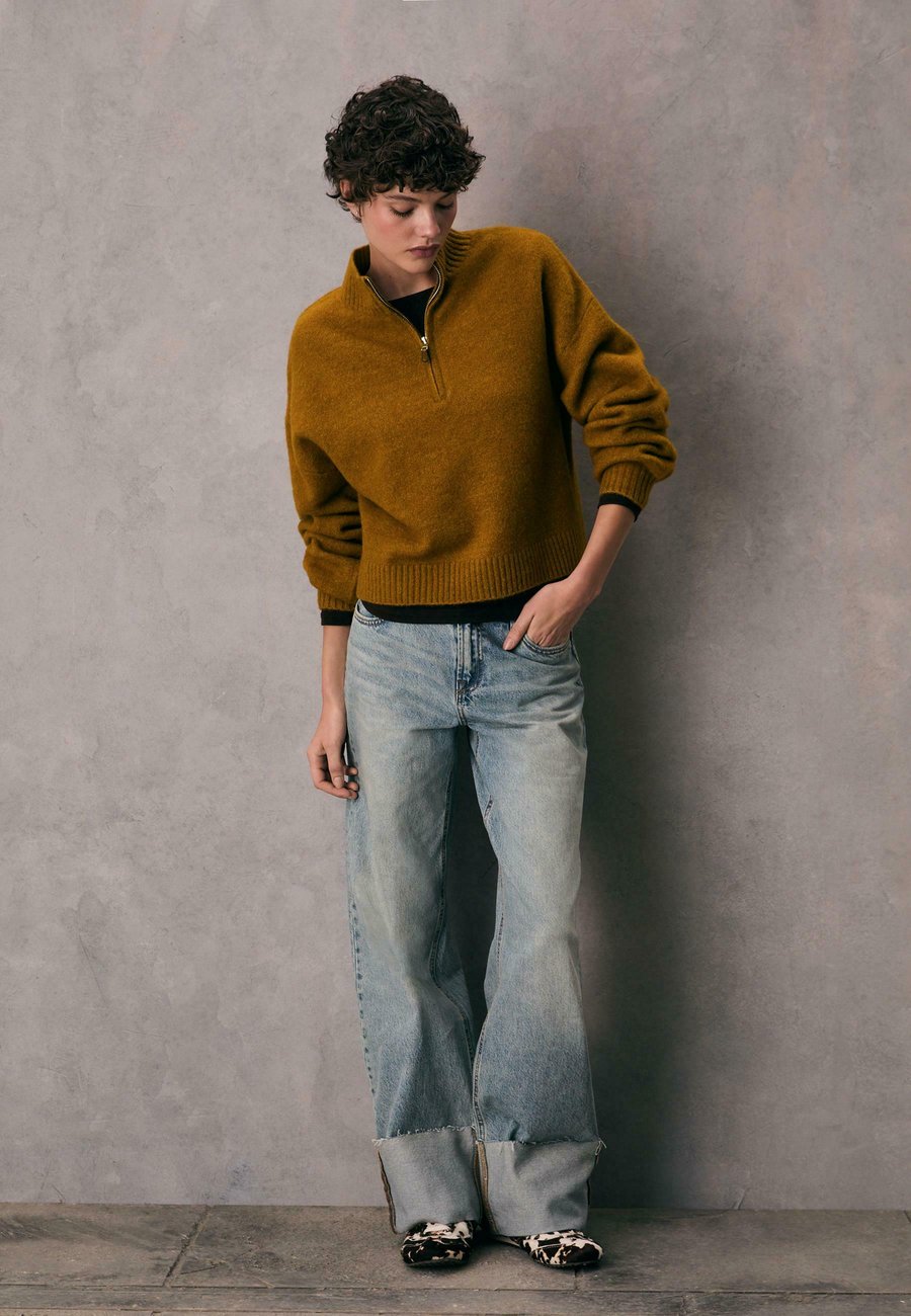 Джемпер Stradivarius WITH ZIP, Mustard Yellow
Джемпер Stradivarius WITH ZIP, Mustard Yellow