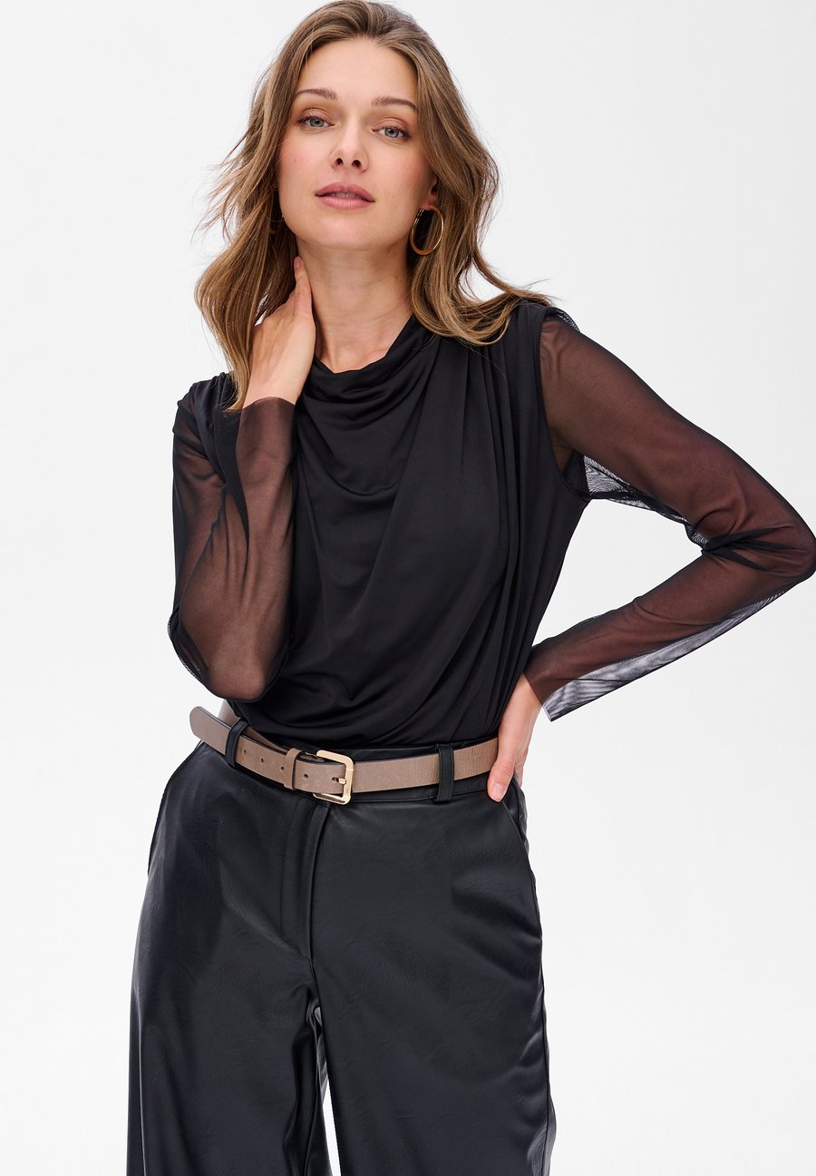 Блуза blue shadow OME, Black
Блуза blue shadow OME, Black