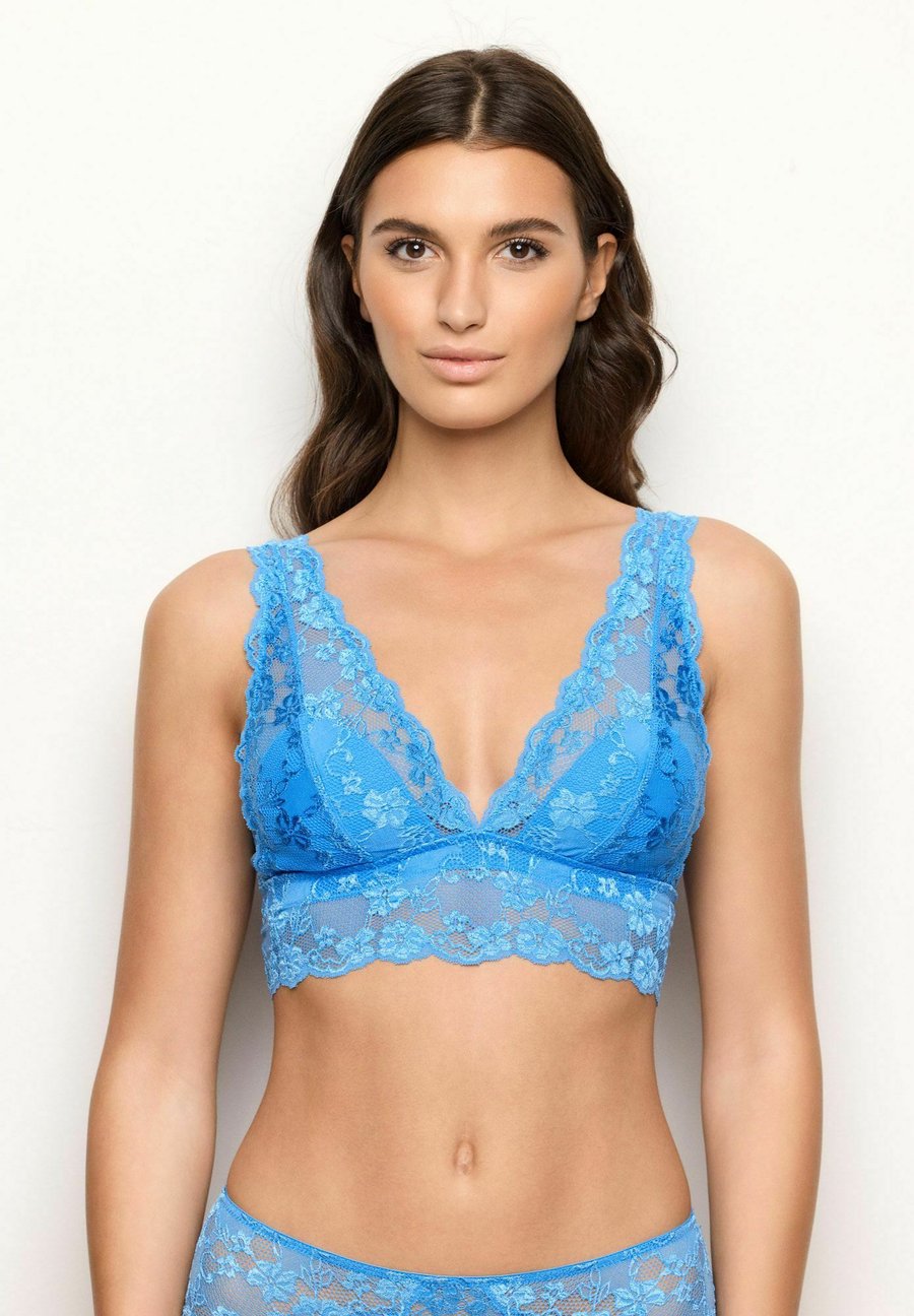Бюстгальтер Yamamay Triangle bra, Turquoise Floral/Turquoise
Бюстгальтер Yamamay Triangle bra, Turquoise Floral/Turquoise
