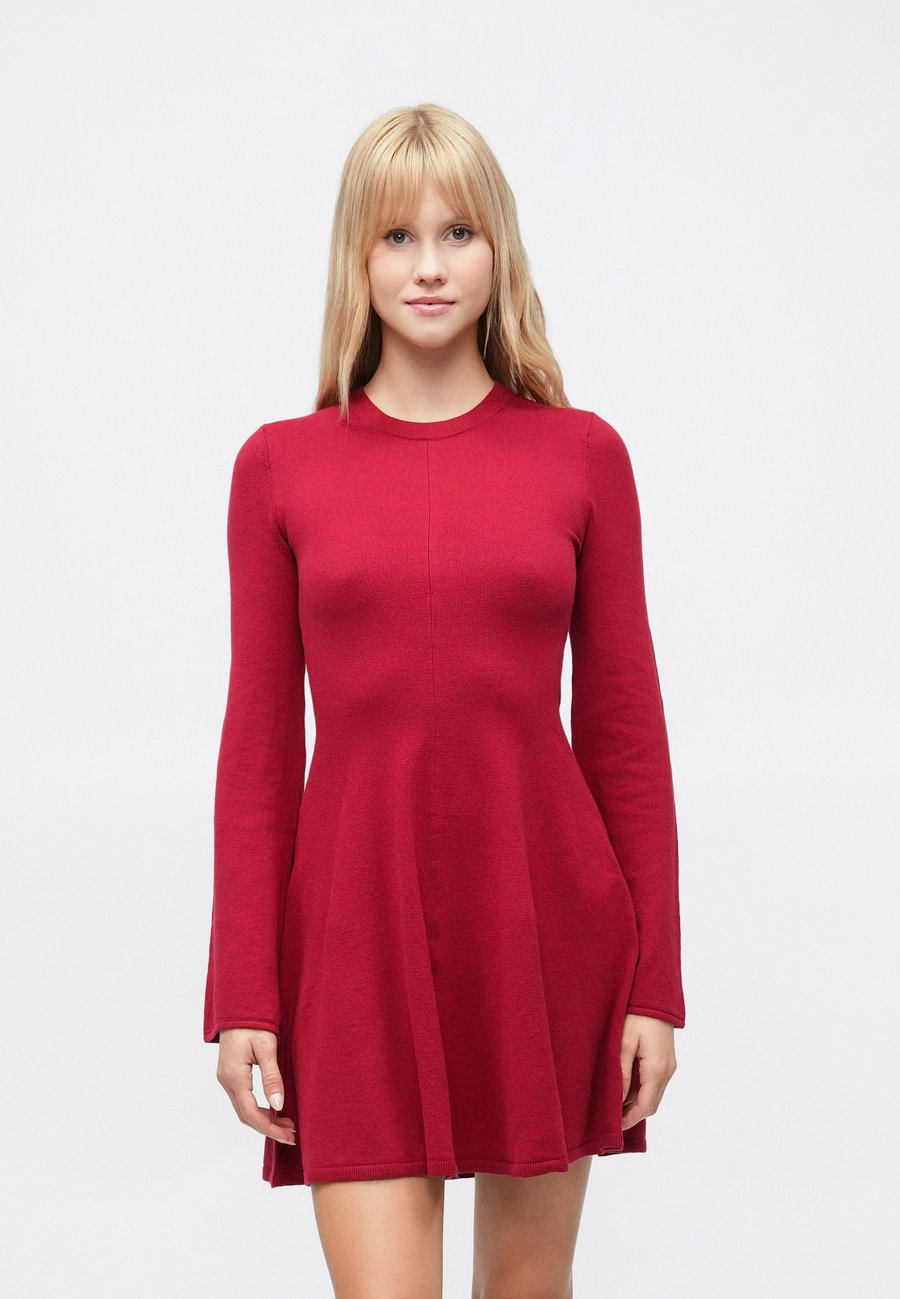 Платье GAP FIT FLARE MINI DRESS, Red
Платье GAP FIT FLARE MINI DRESS, Red
