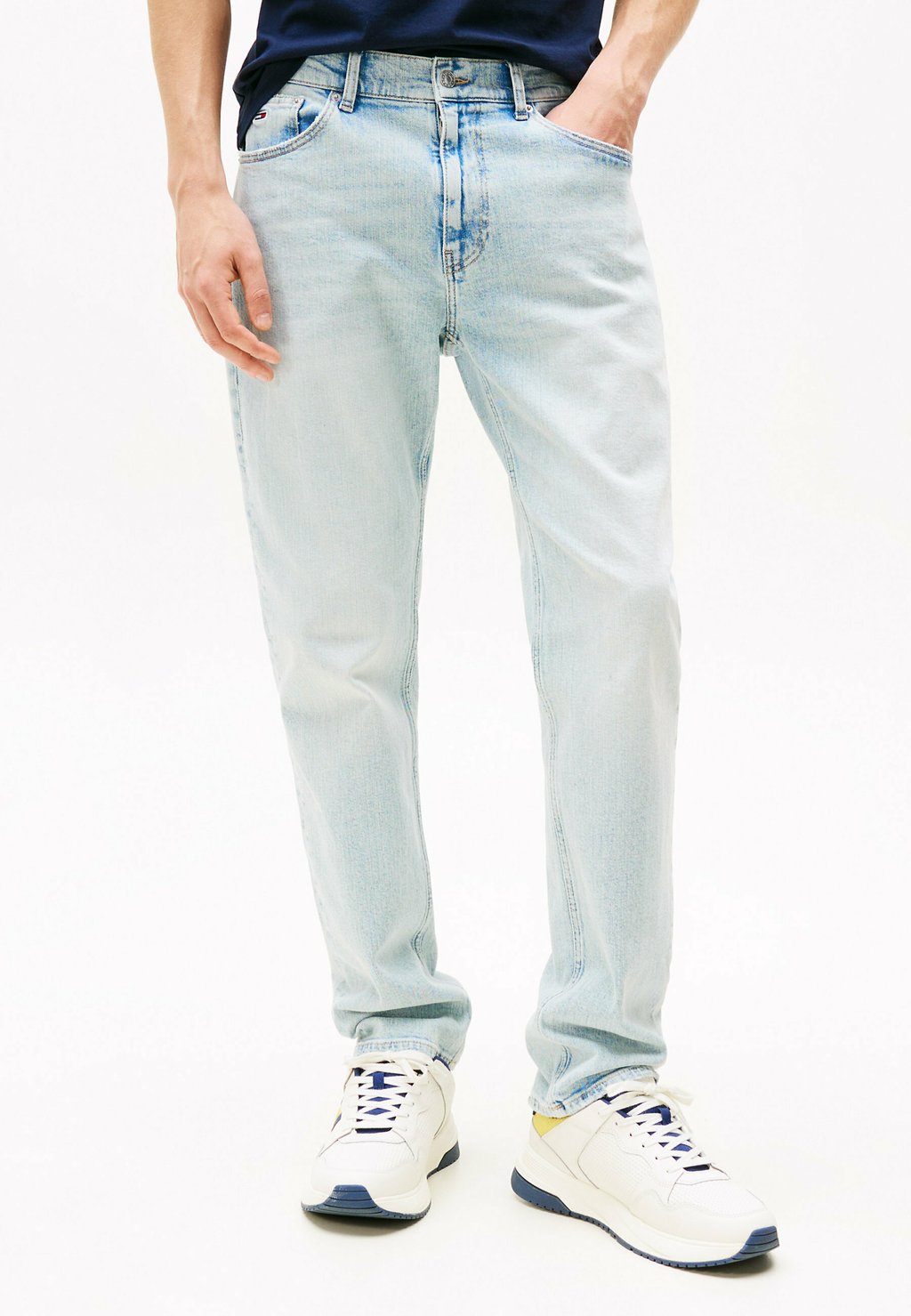 Джинсы Tommy Jeans, светло-голубой
Джинсы Tommy Jeans, светло-голубой