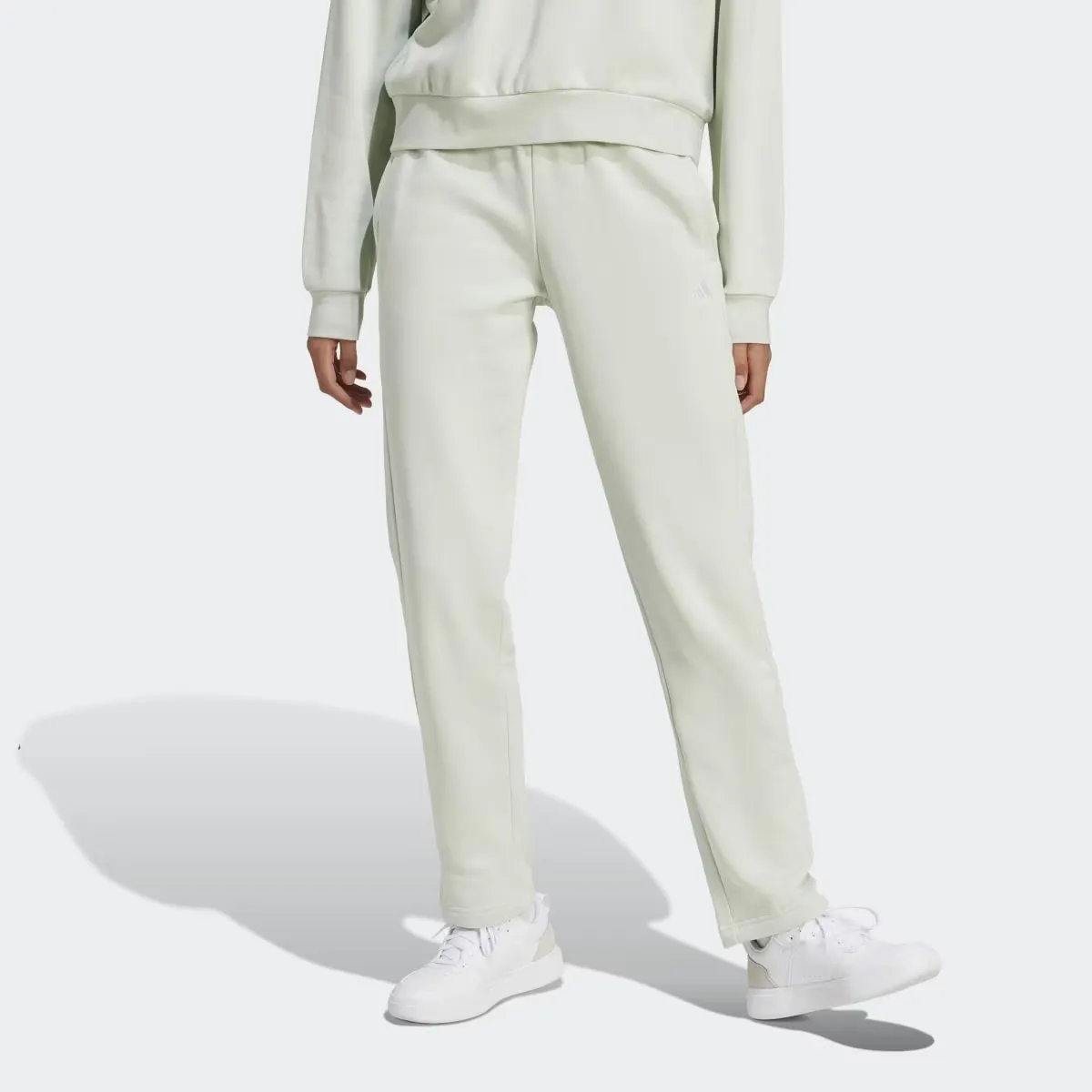 Women's Essentials Small Logo Feel Уютные брюки Adidas с открытым подолом, зеленый
Women's Essentials Small Logo Feel Уютные брюки Adidas с открытым подолом, зеленый