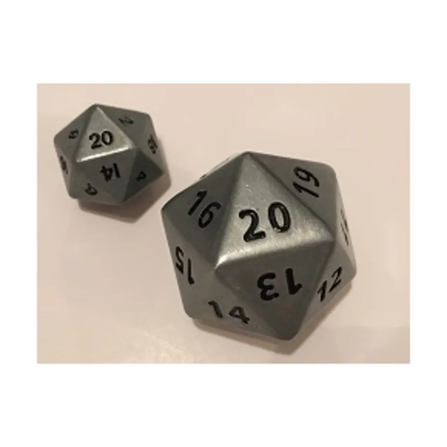 Giant d20 — античное серебро с курсивом, Dwarven Metal Dice
Giant d20 — античное серебро с курсивом, Dwarven Metal Dice