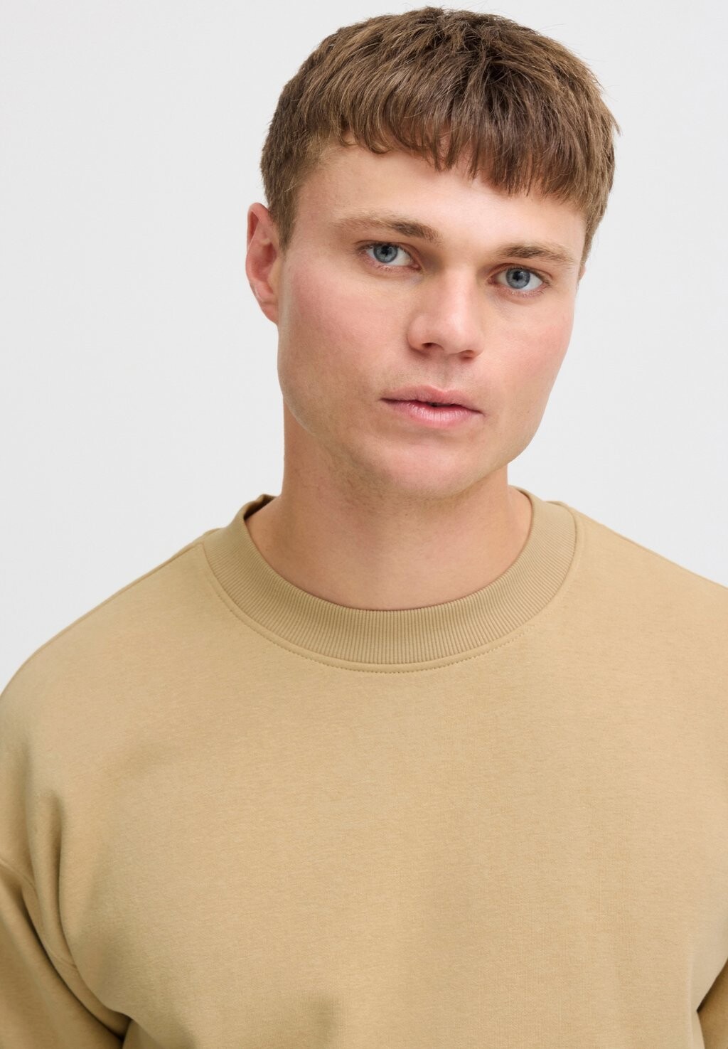 Толстовка Solid, бежевый
Толстовка Solid, бежевый