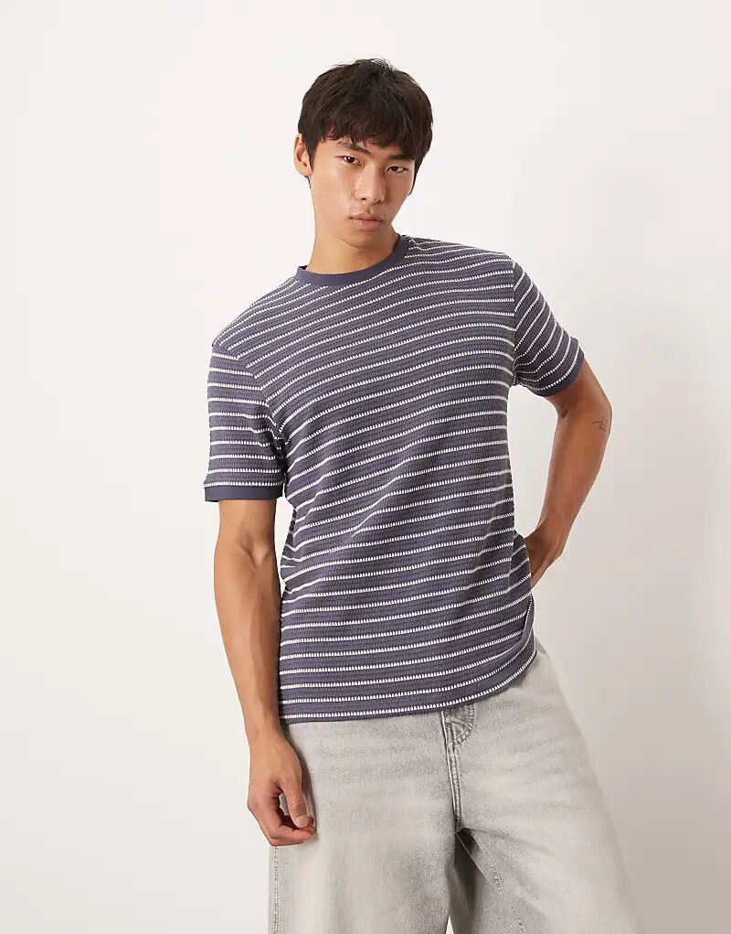 Плотная футболка ASOS DESIGN в темно-синюю и белую фактурную полоску
Плотная футболка ASOS DESIGN в темно-синюю и белую фактурную полоску