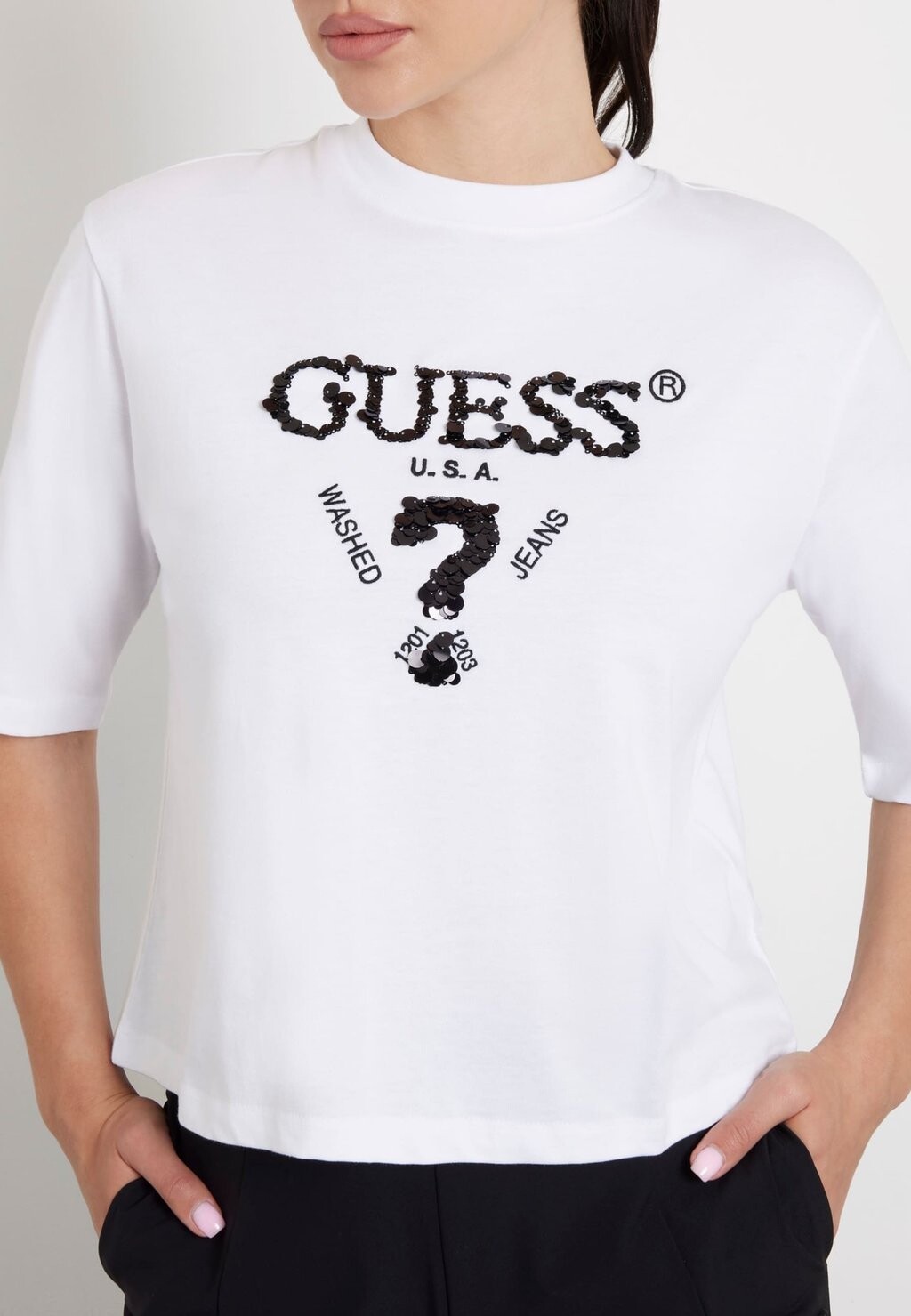 Принт на футболке PAILLETTEN-FRONTLOGO Guess, белый
Принт на футболке PAILLETTEN-FRONTLOGO Guess, белый