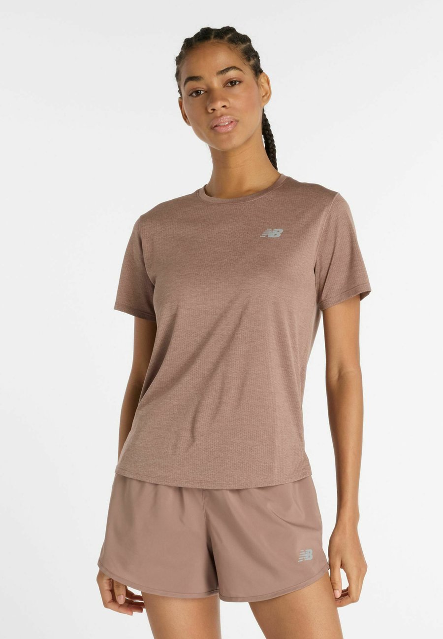 Футболка New Balance ATHLETICS, Earth Shadow Heather/Brown, Коричневый, Футболка New Balance ATHLETICS, Earth Shadow Heather/Brown
Футболка New Balance ATHLETICS, Earth Shadow Heather/Brown, Коричневый, Футболка New Balance ATHLETICS, Earth Shadow Heather/Brown