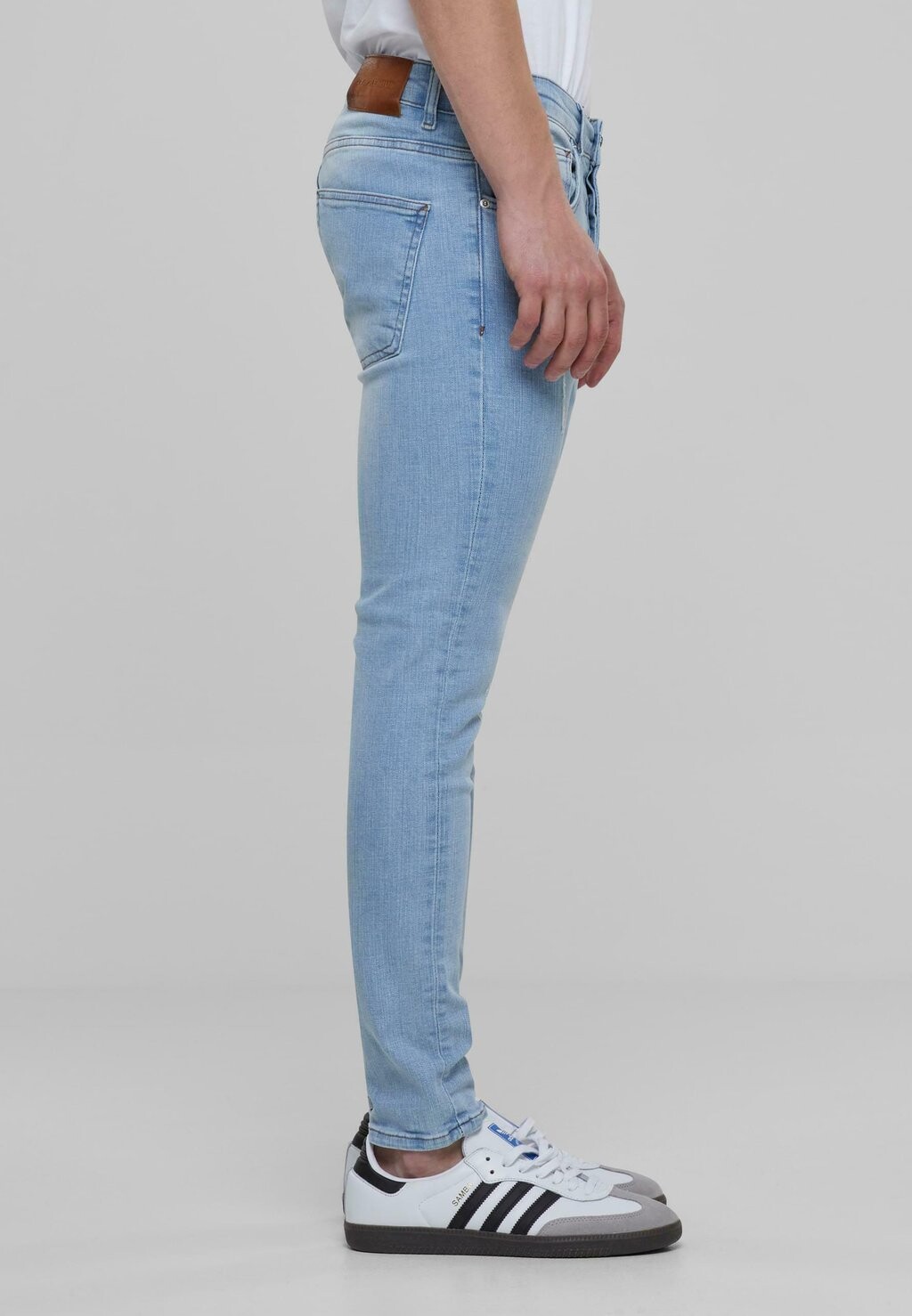 Джинсы приталенного кроя 2Y Studios, синие
Джинсы приталенного кроя 2Y Studios, синие