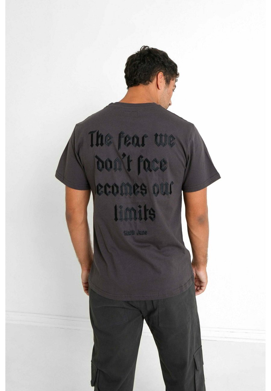 Футболка Sixth June GOTHIC, Dark Grey, Серый, Футболка Sixth June GOTHIC, Dark Grey
Футболка Sixth June GOTHIC, Dark Grey, Серый, Футболка Sixth June GOTHIC, Dark Grey